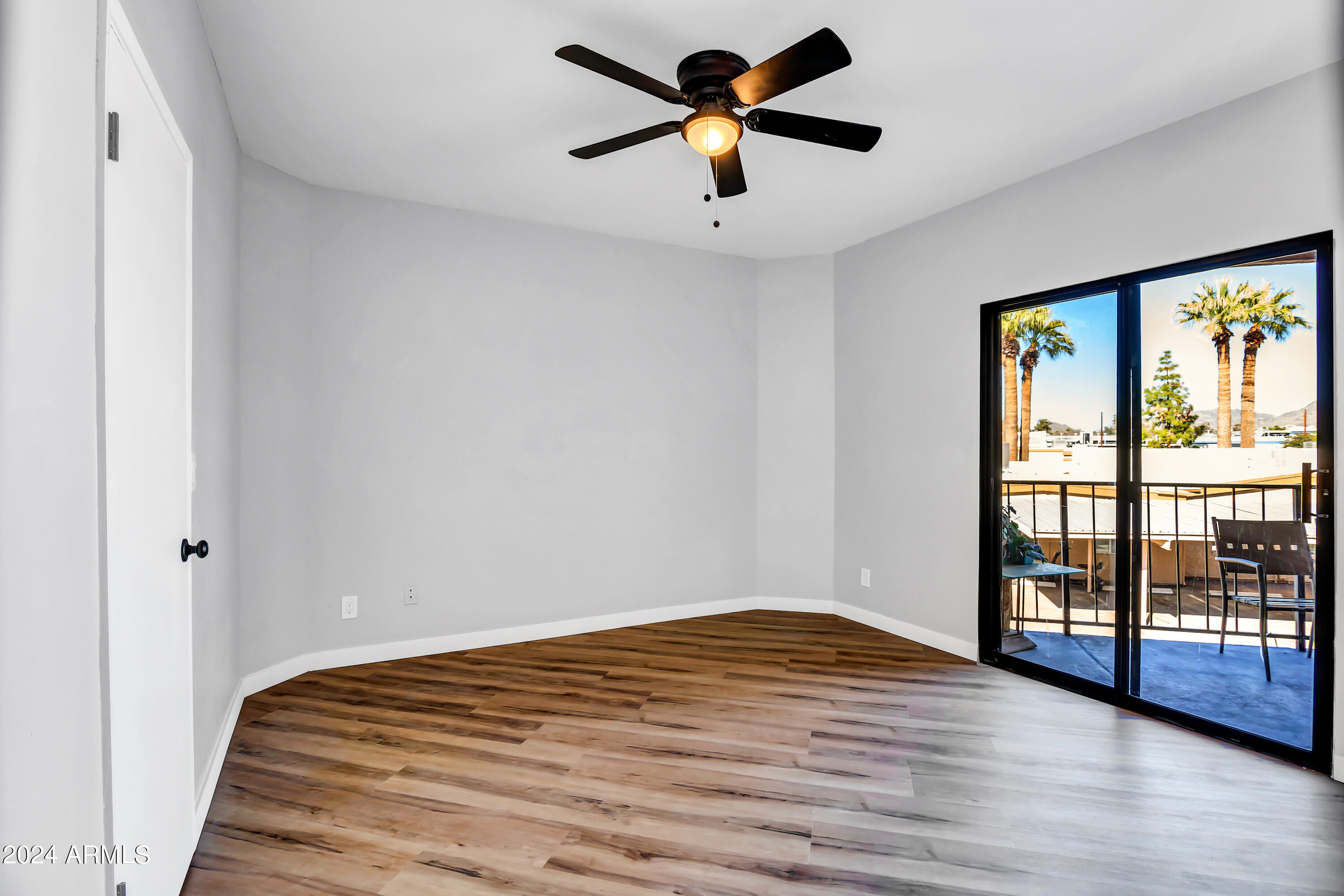 1352 E HIGHLAND Avenue, 212