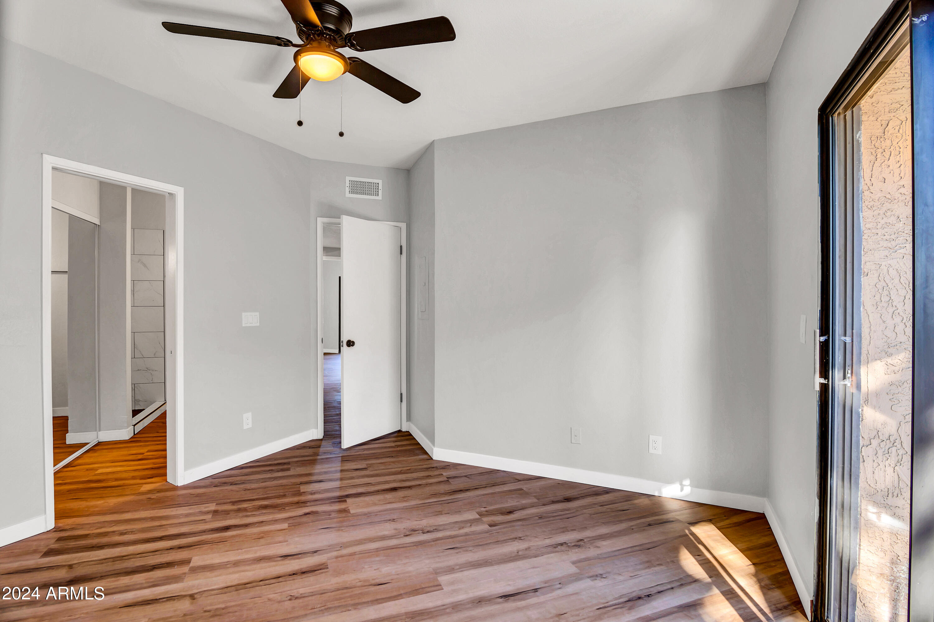 1352 E HIGHLAND Avenue, 212