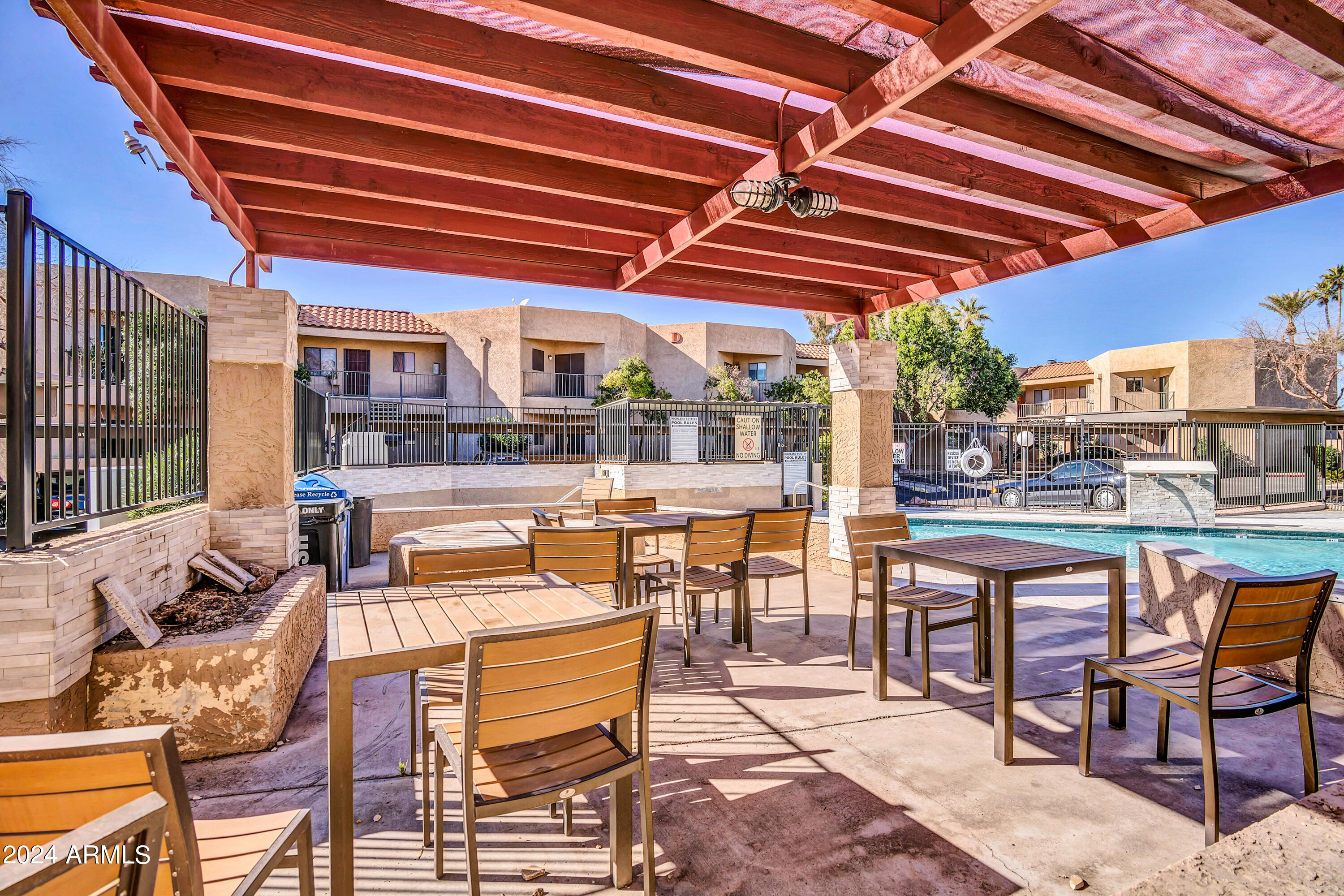 1352 E HIGHLAND Avenue, 212