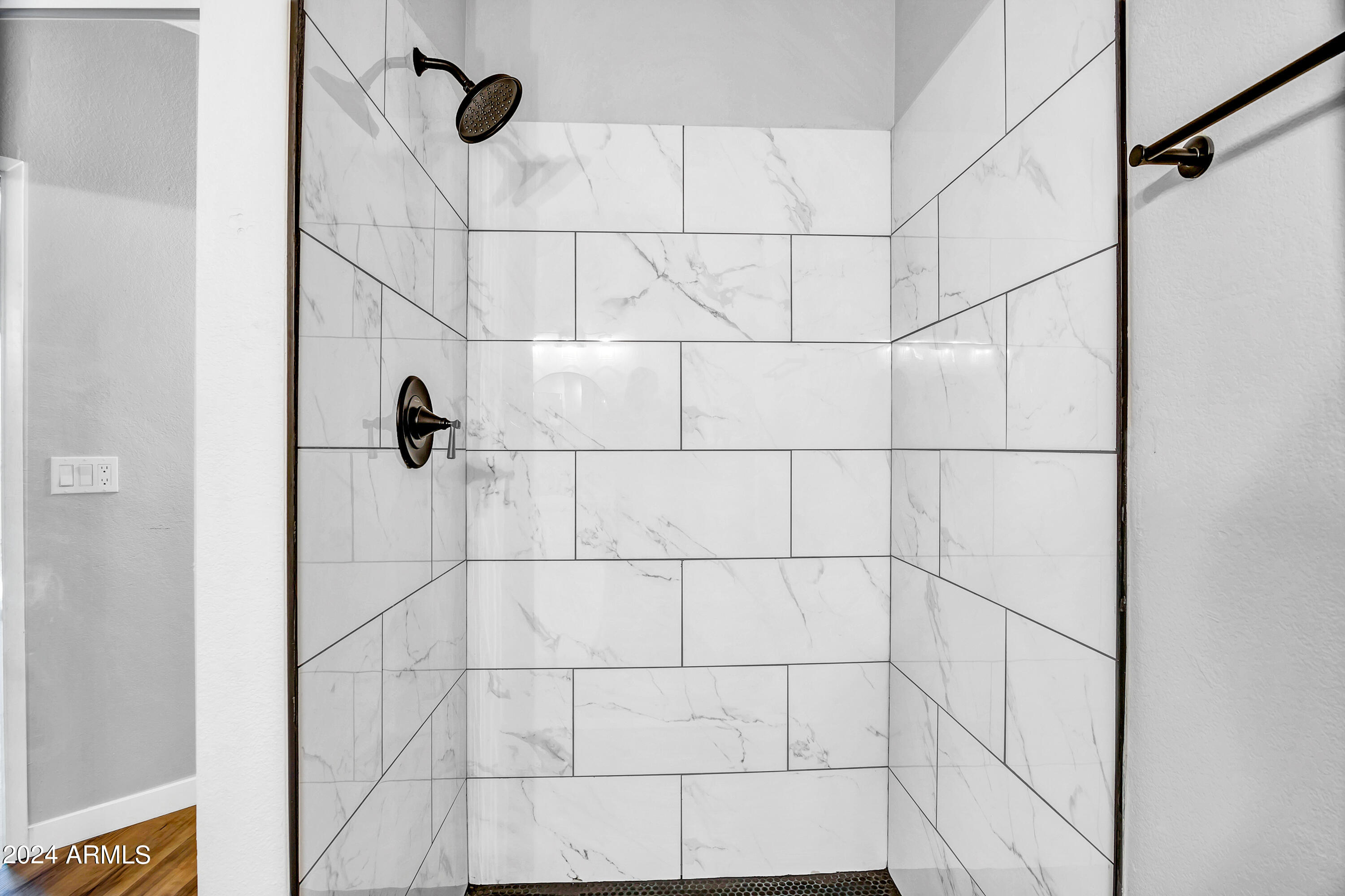 1352 E HIGHLAND Avenue, 212