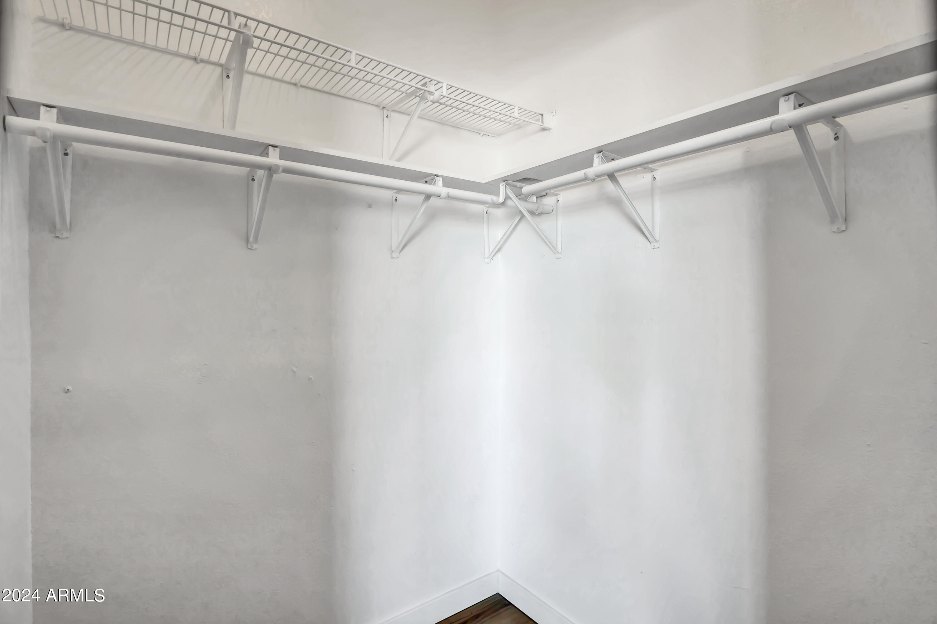 1352 E HIGHLAND Avenue, 212