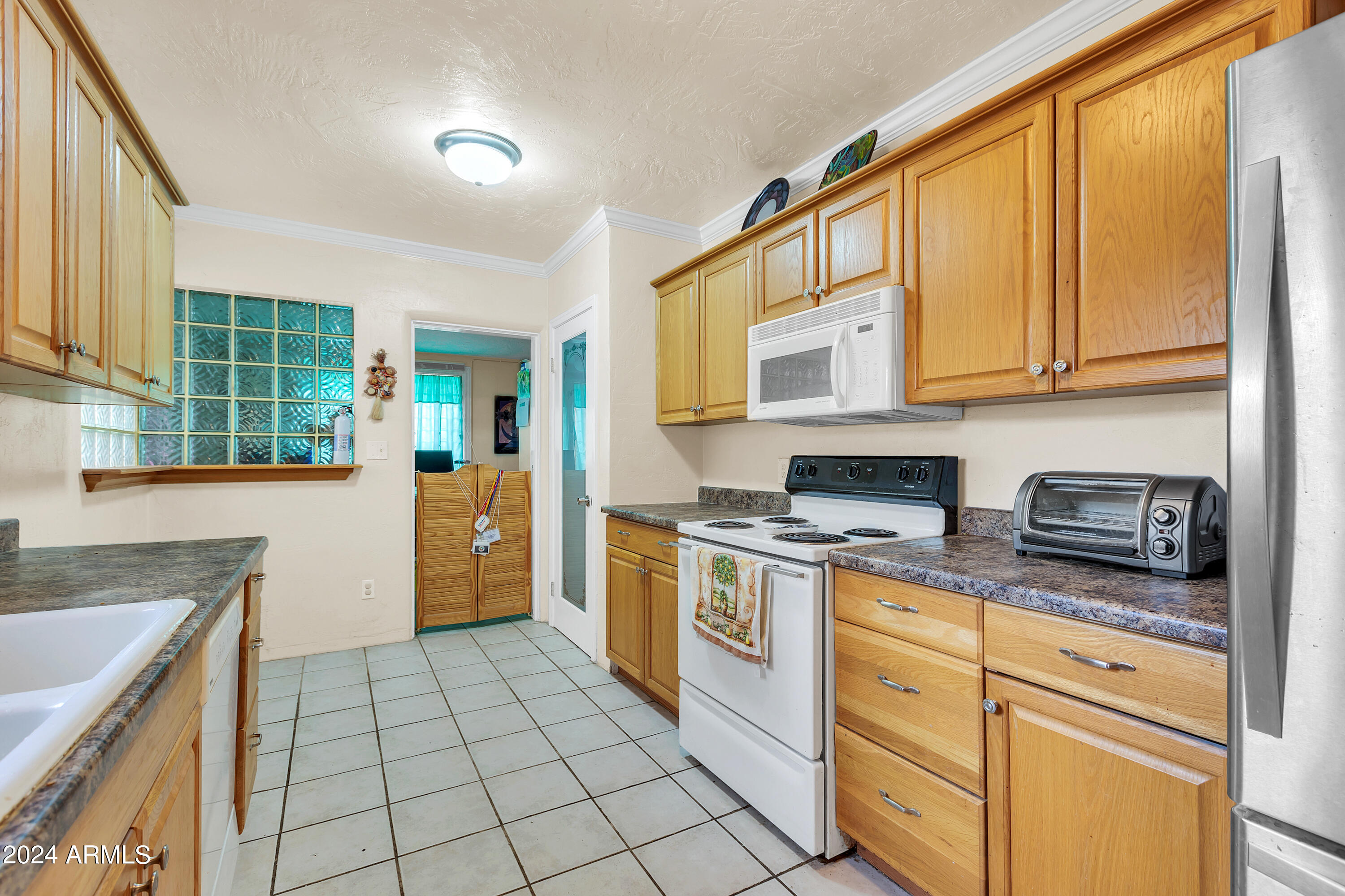 2430 E SHERIDAN Street