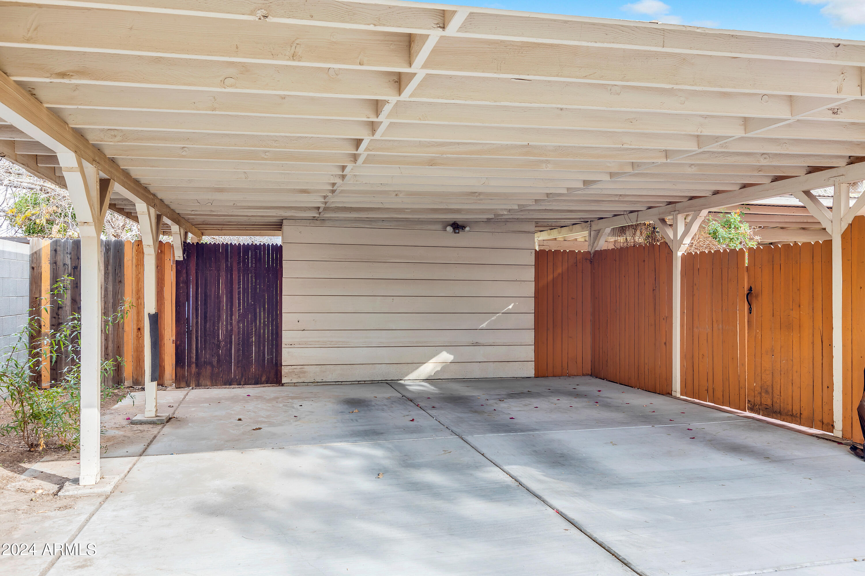 2430 E SHERIDAN Street