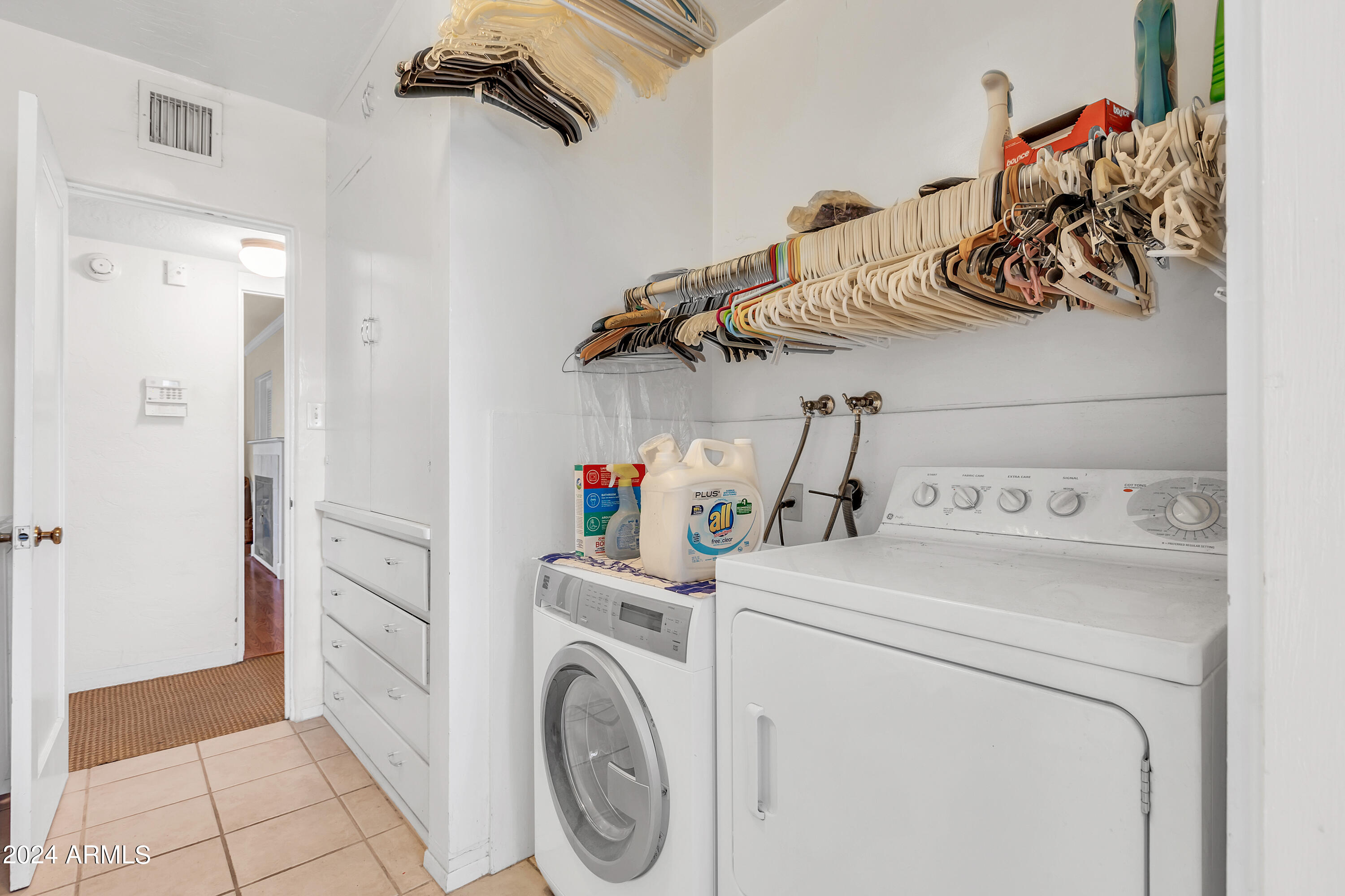 2430 E SHERIDAN Street