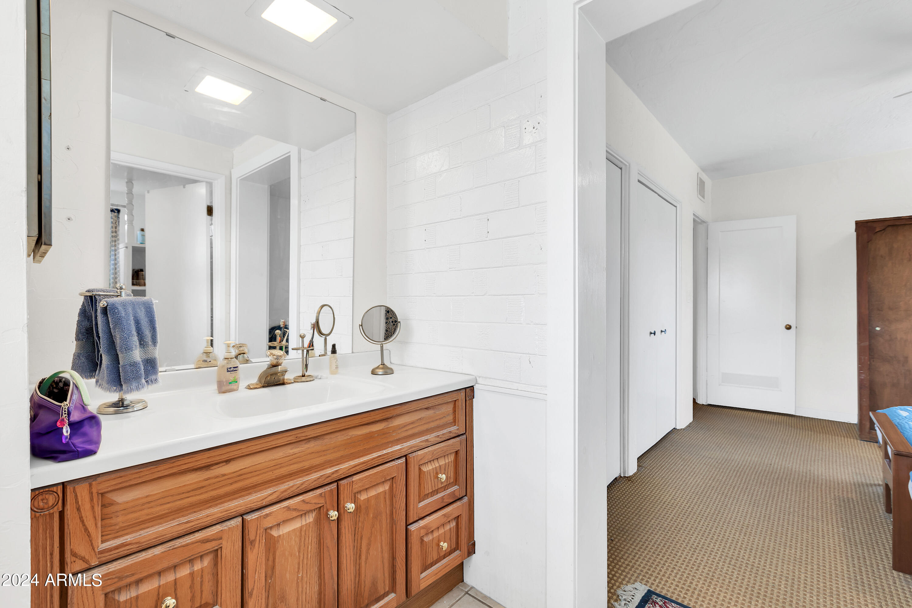 2430 E SHERIDAN Street