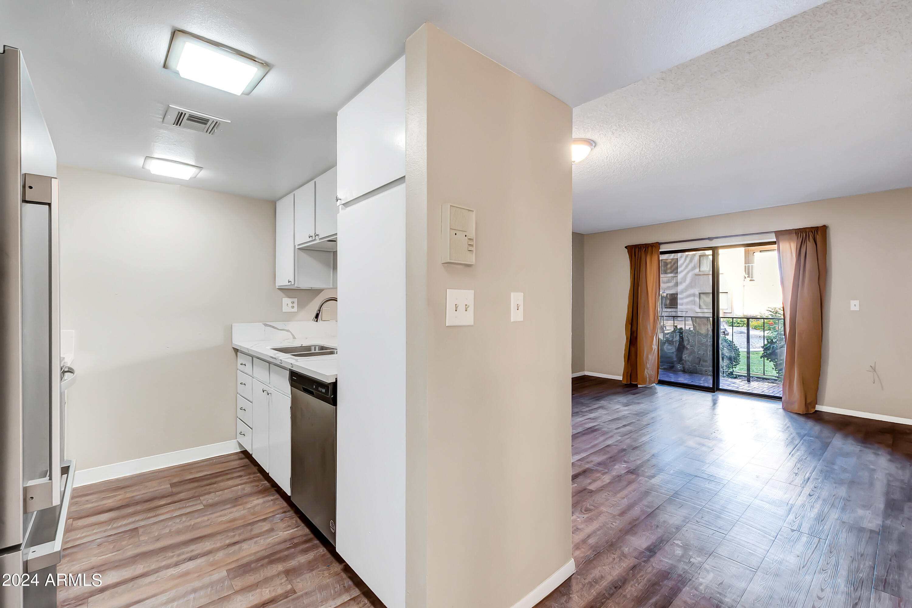 3033 E DEVONSHIRE Avenue, 1034