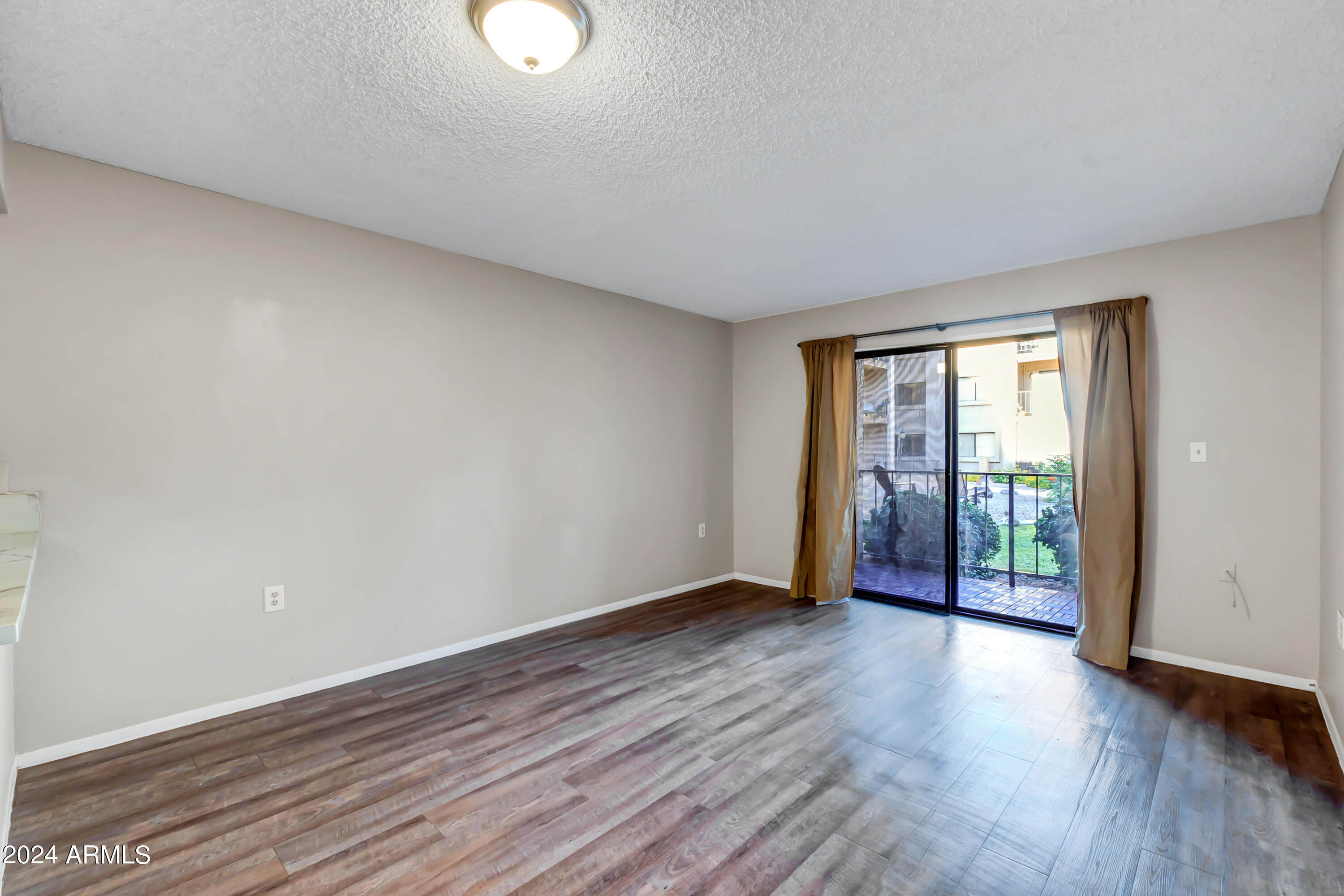 3033 E DEVONSHIRE Avenue, 1034