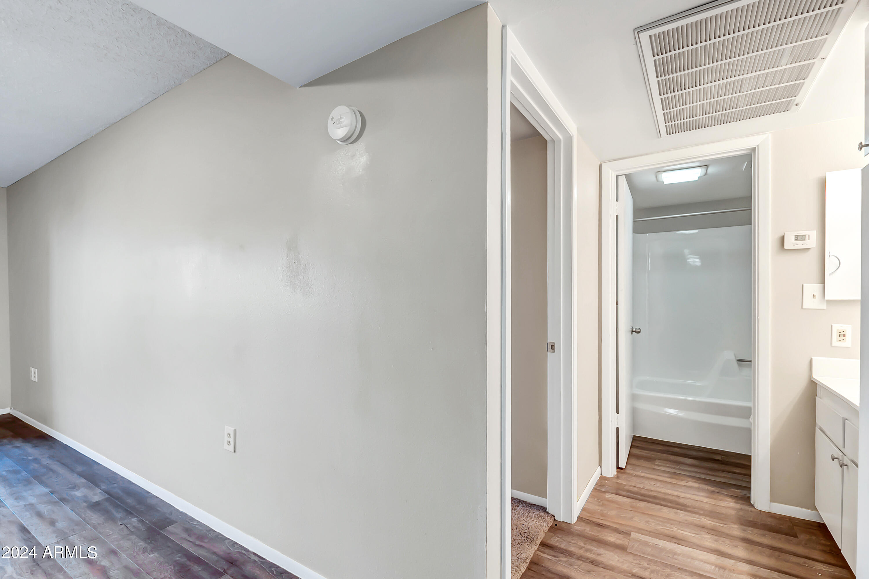 3033 E DEVONSHIRE Avenue, 1034