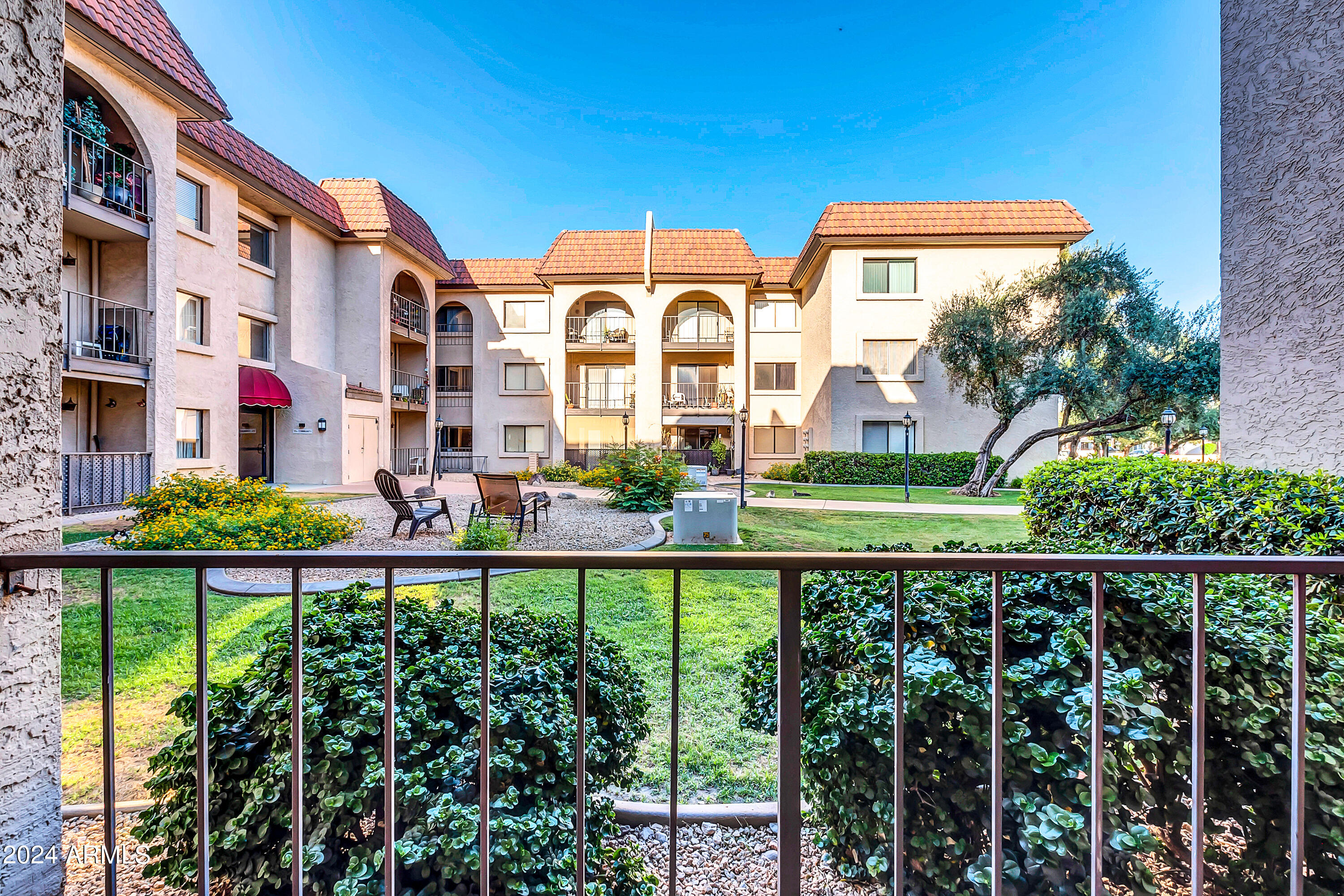 3033 E DEVONSHIRE Avenue, 1034