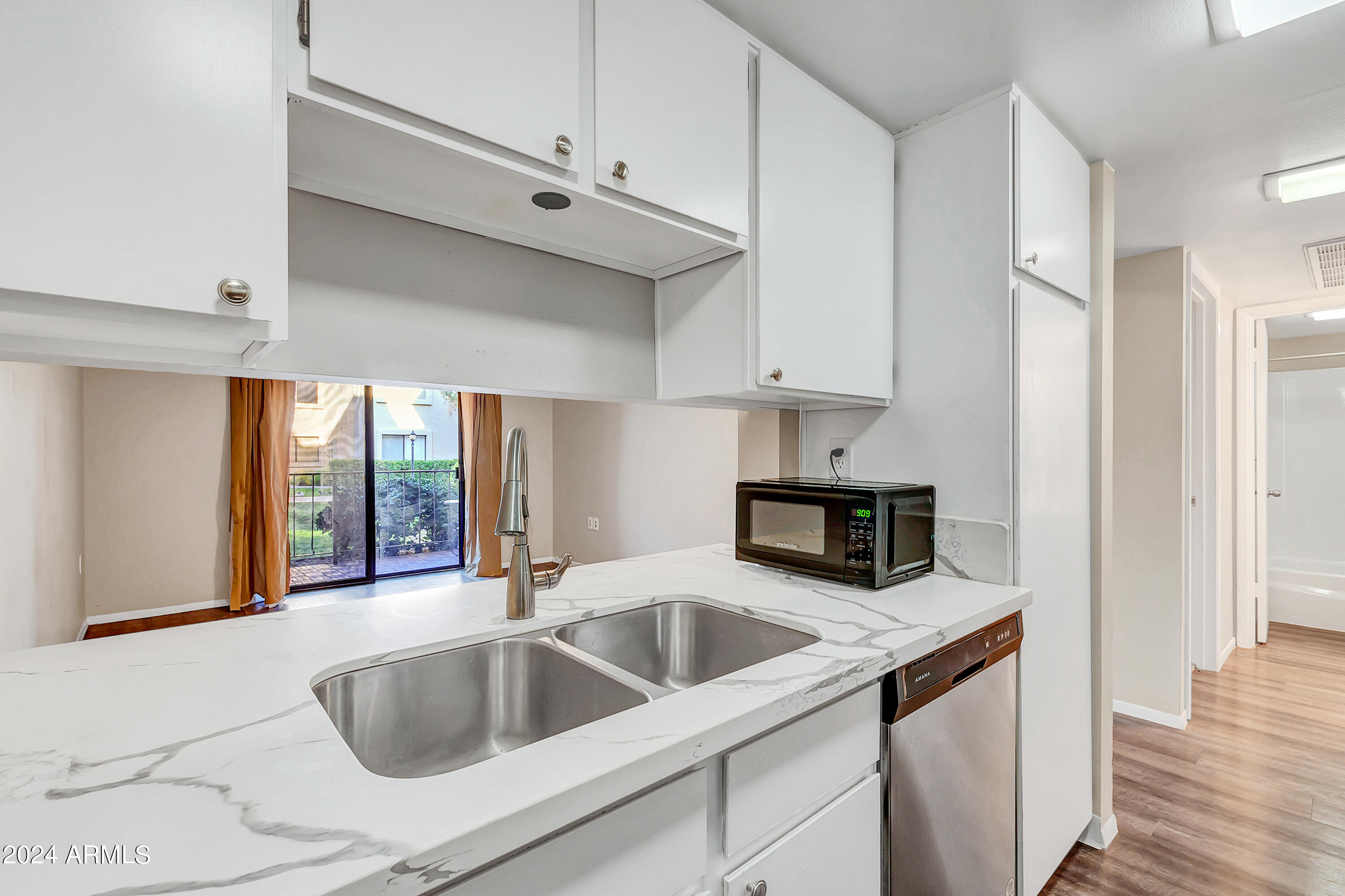 3033 E DEVONSHIRE Avenue, 1034