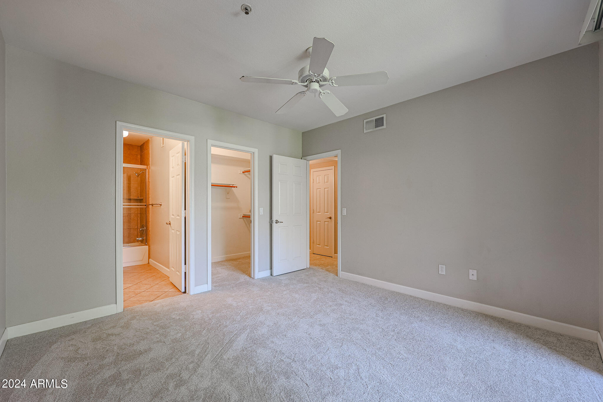 4925 E DESERT COVE Avenue, 201