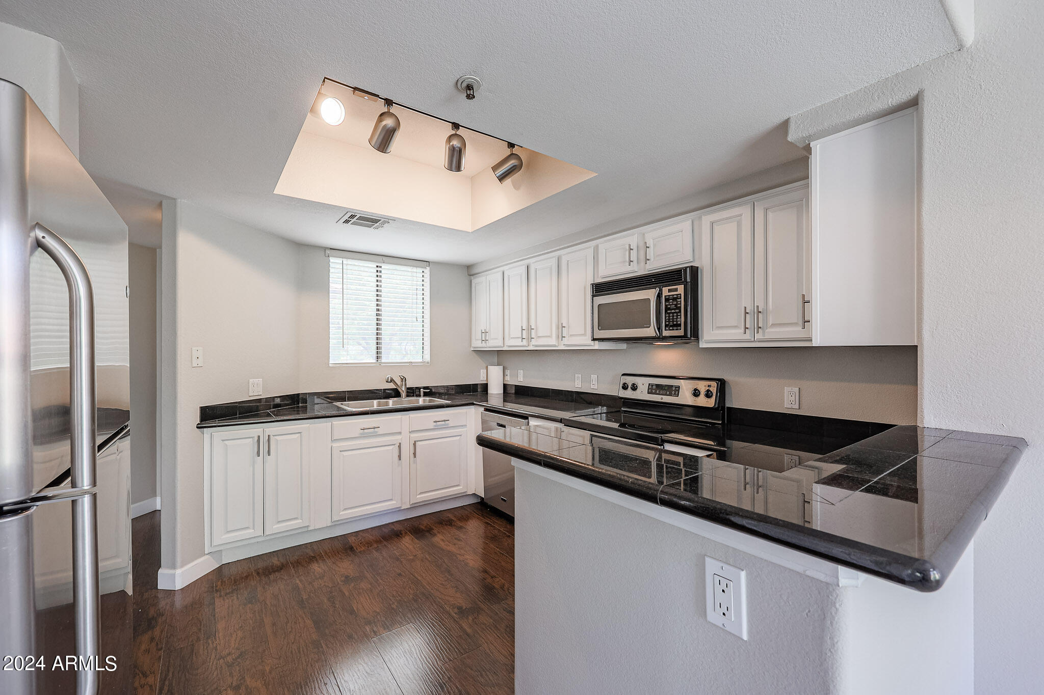 4925 E DESERT COVE Avenue, 201