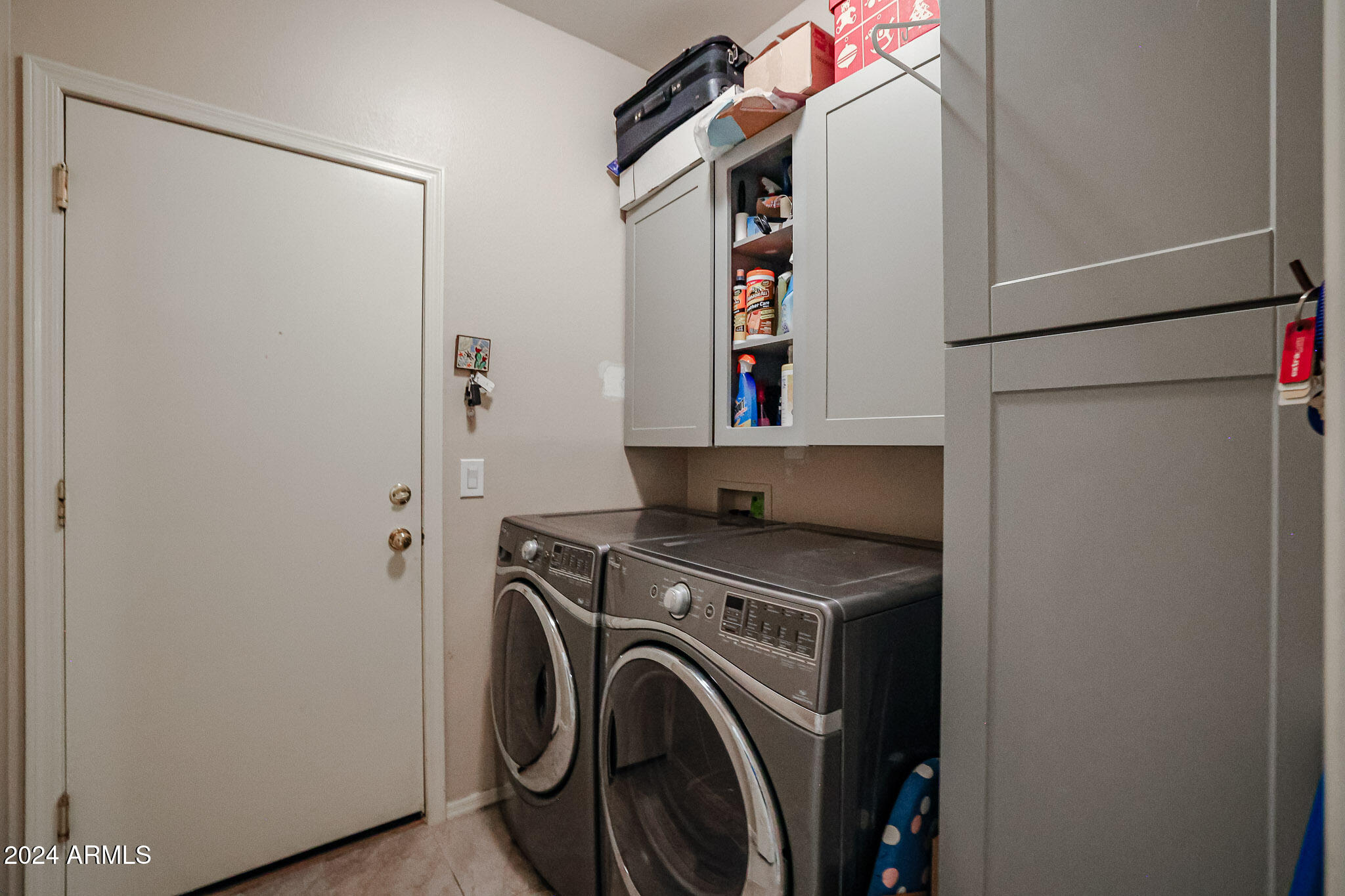 9222 W LONE CACTUS Drive