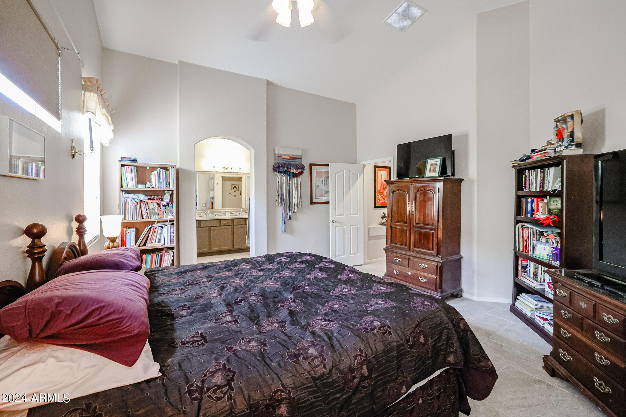 9222 W LONE CACTUS Drive