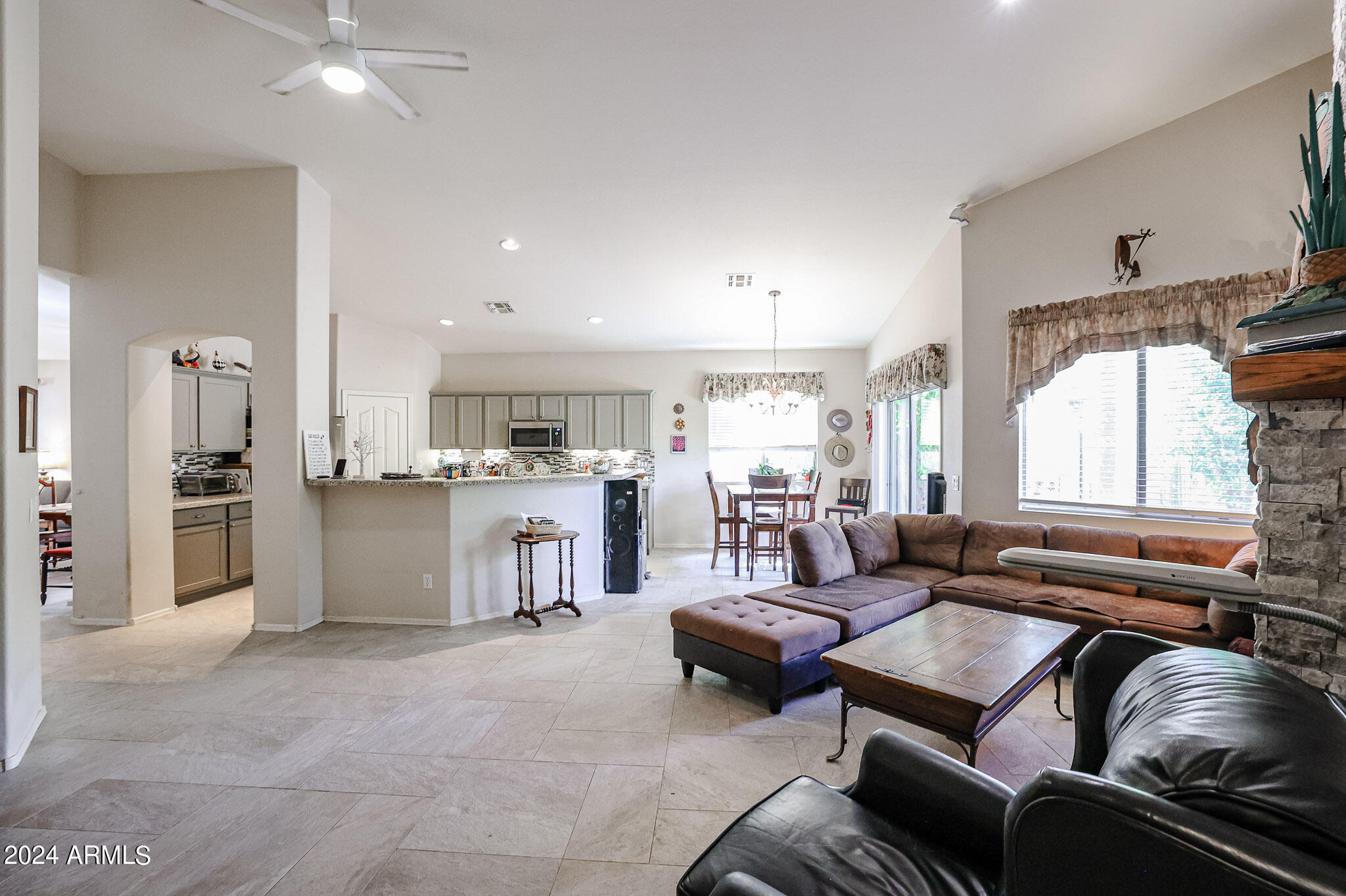 9222 W LONE CACTUS Drive