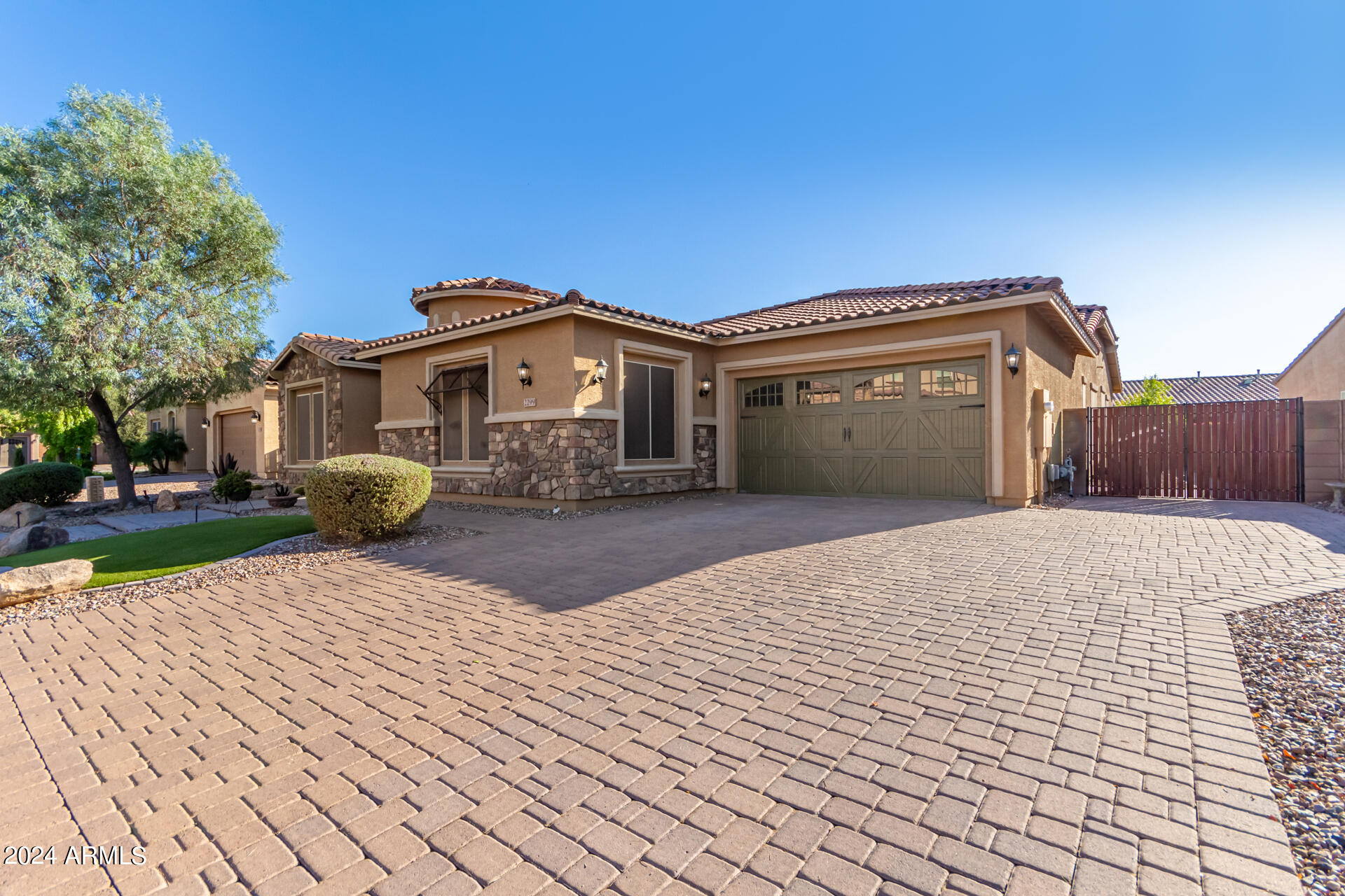 2299 E SADDLEBROOK Road
