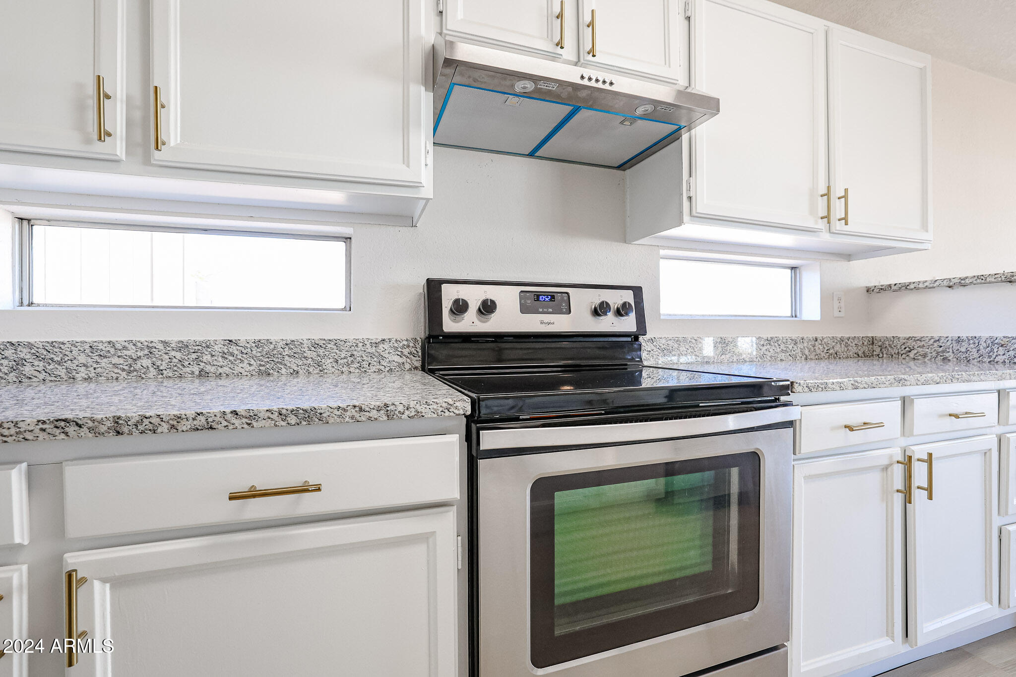 5604 W WHITTEN Street