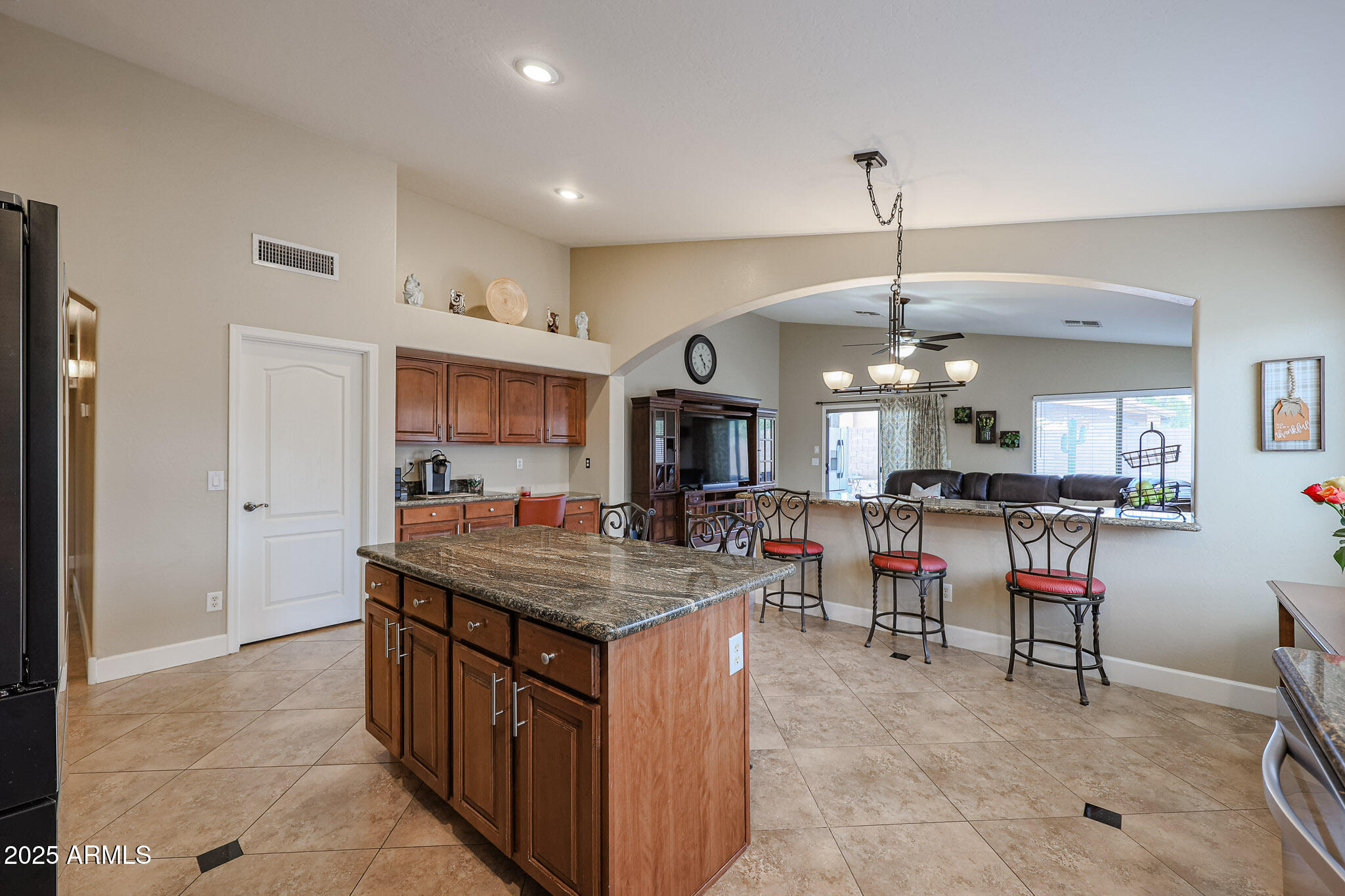 16204 W HILTON Avenue