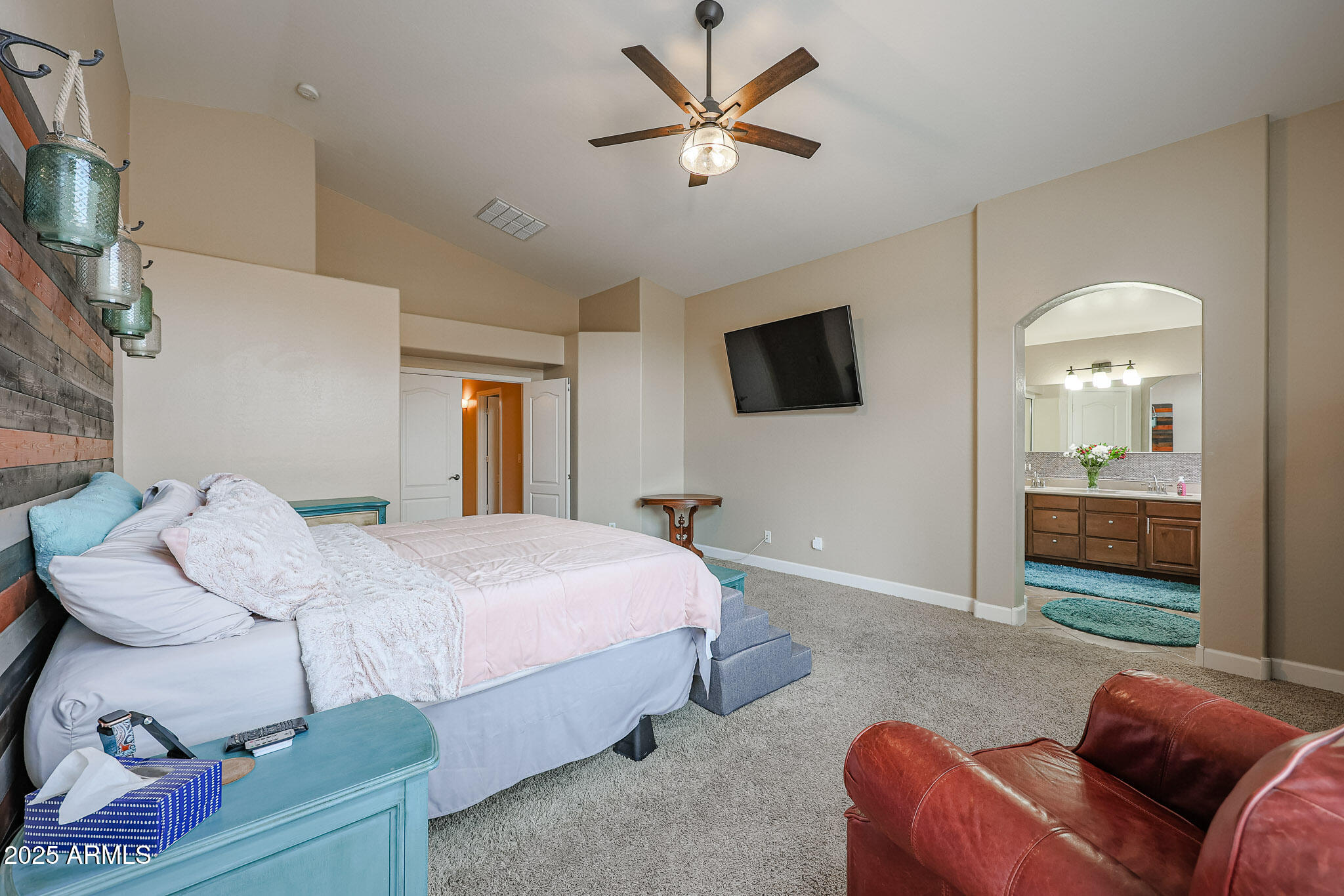 16204 W HILTON Avenue