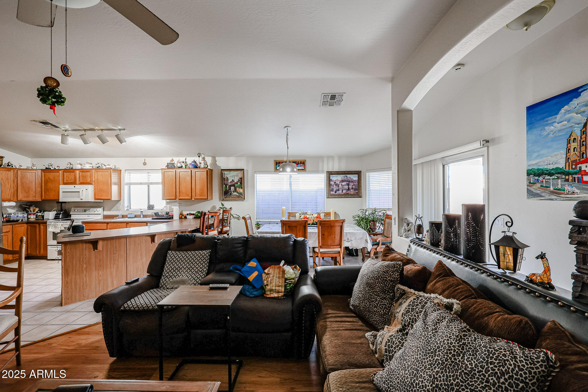 2711 E CAMPO BELLO Drive