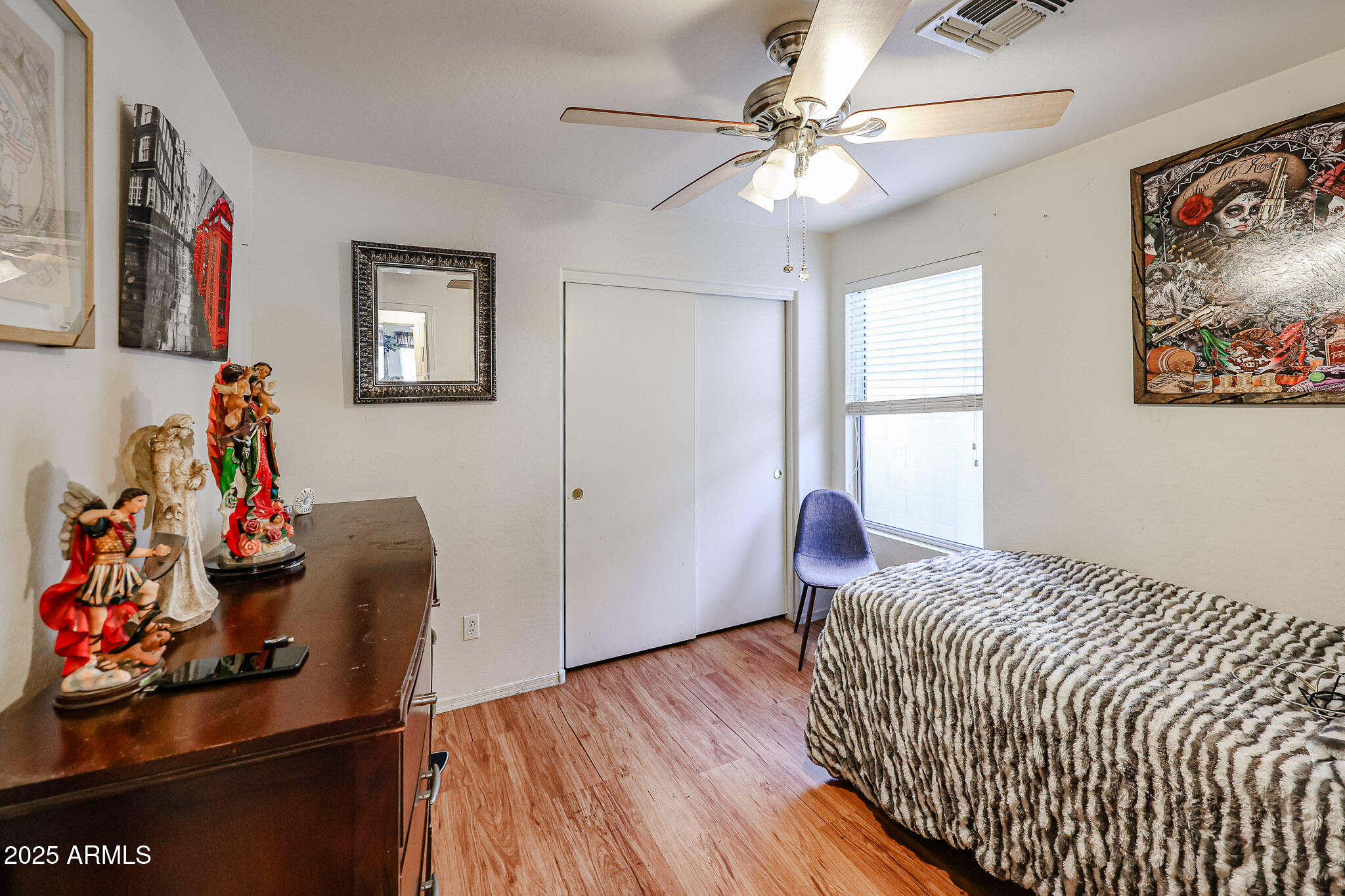 2711 E CAMPO BELLO Drive