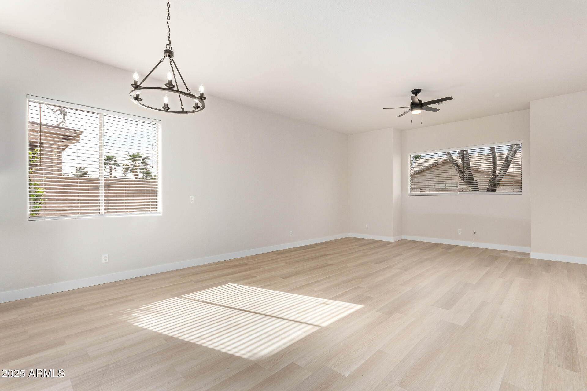 1112 E WINGED FOOT Drive