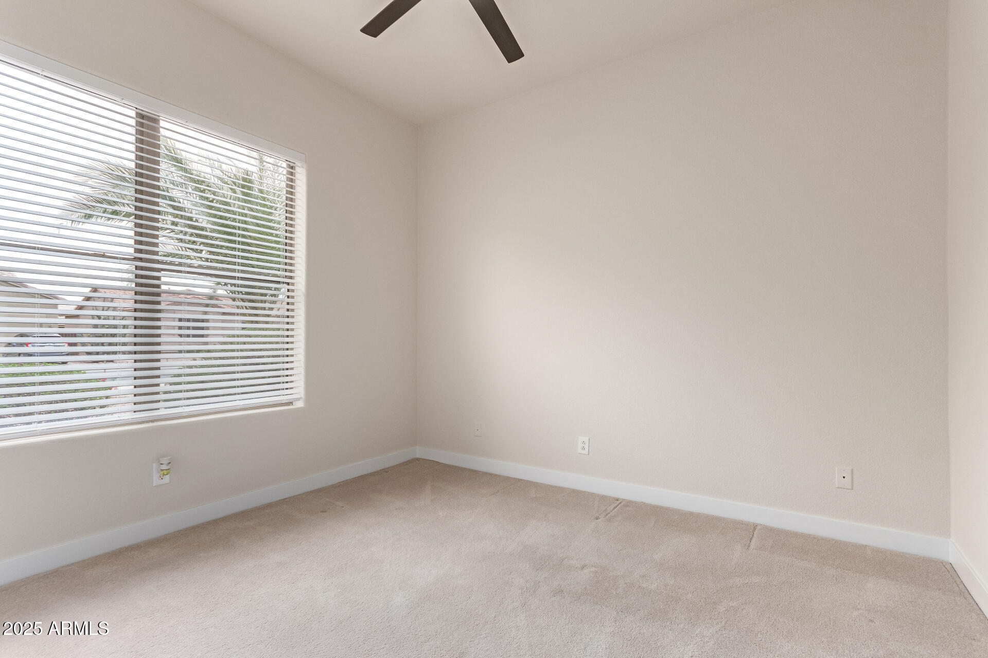 1112 E WINGED FOOT Drive