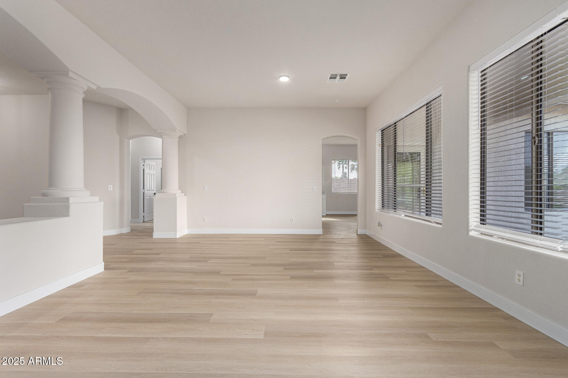 1112 E WINGED FOOT Drive