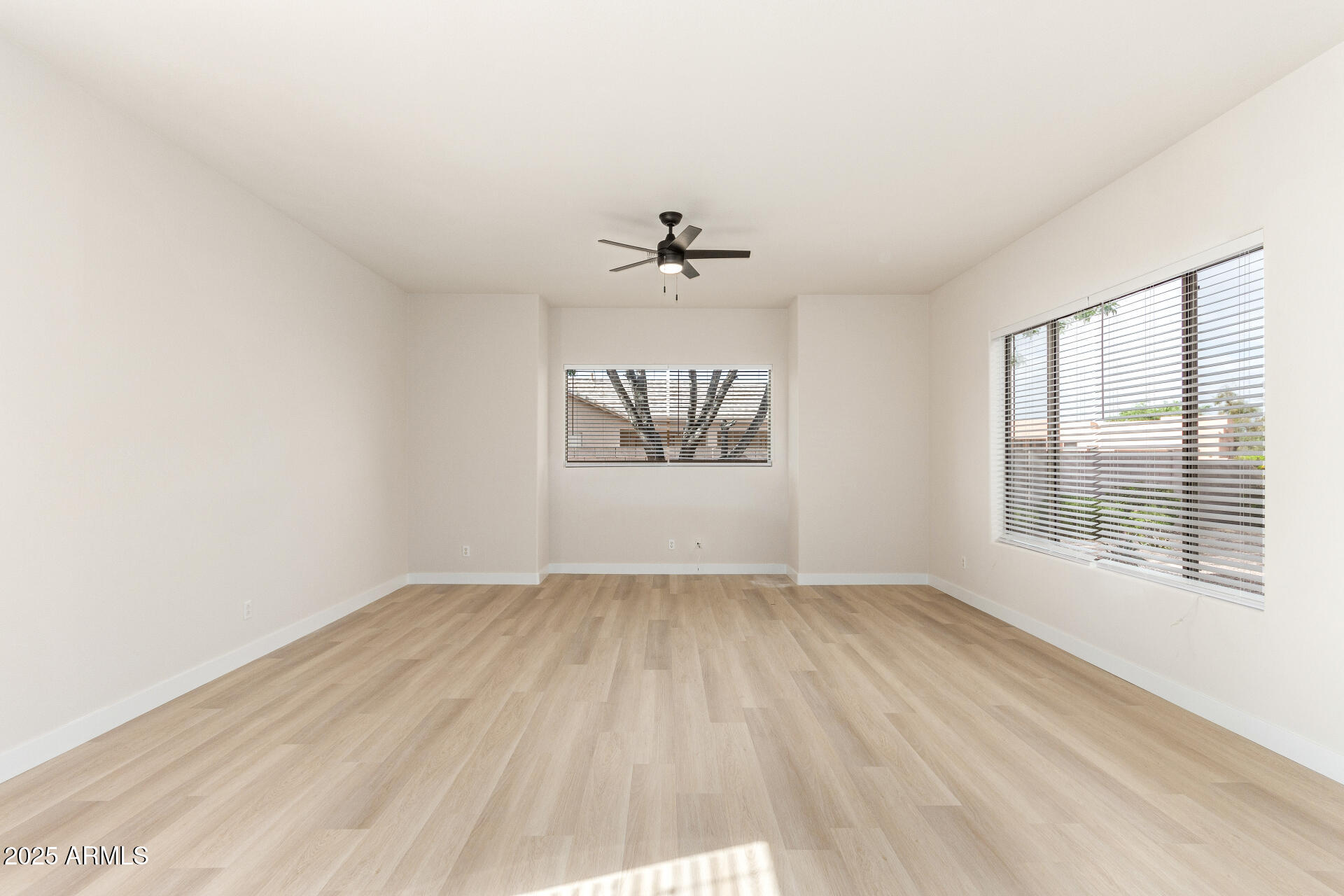 1112 E WINGED FOOT Drive