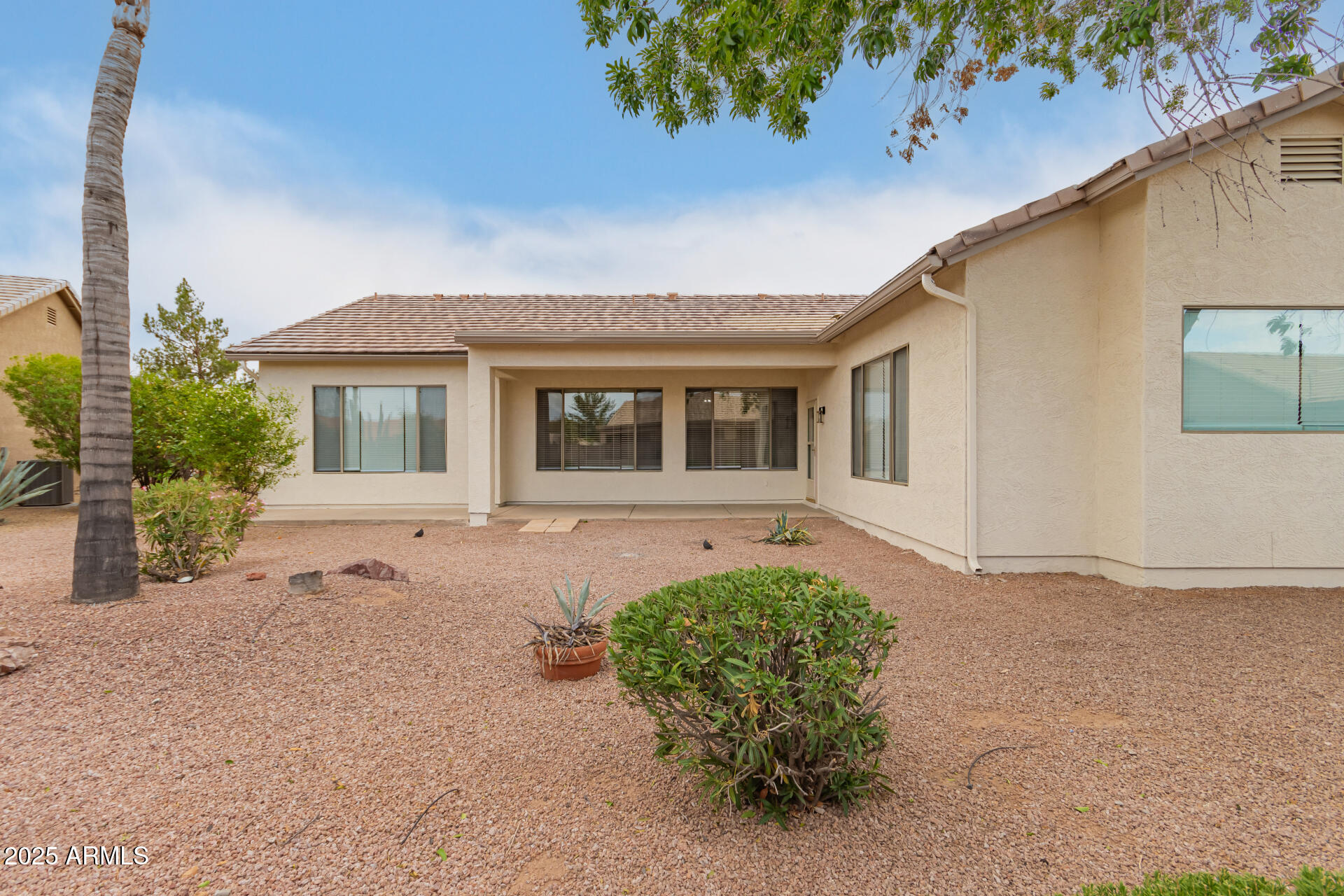 1112 E WINGED FOOT Drive