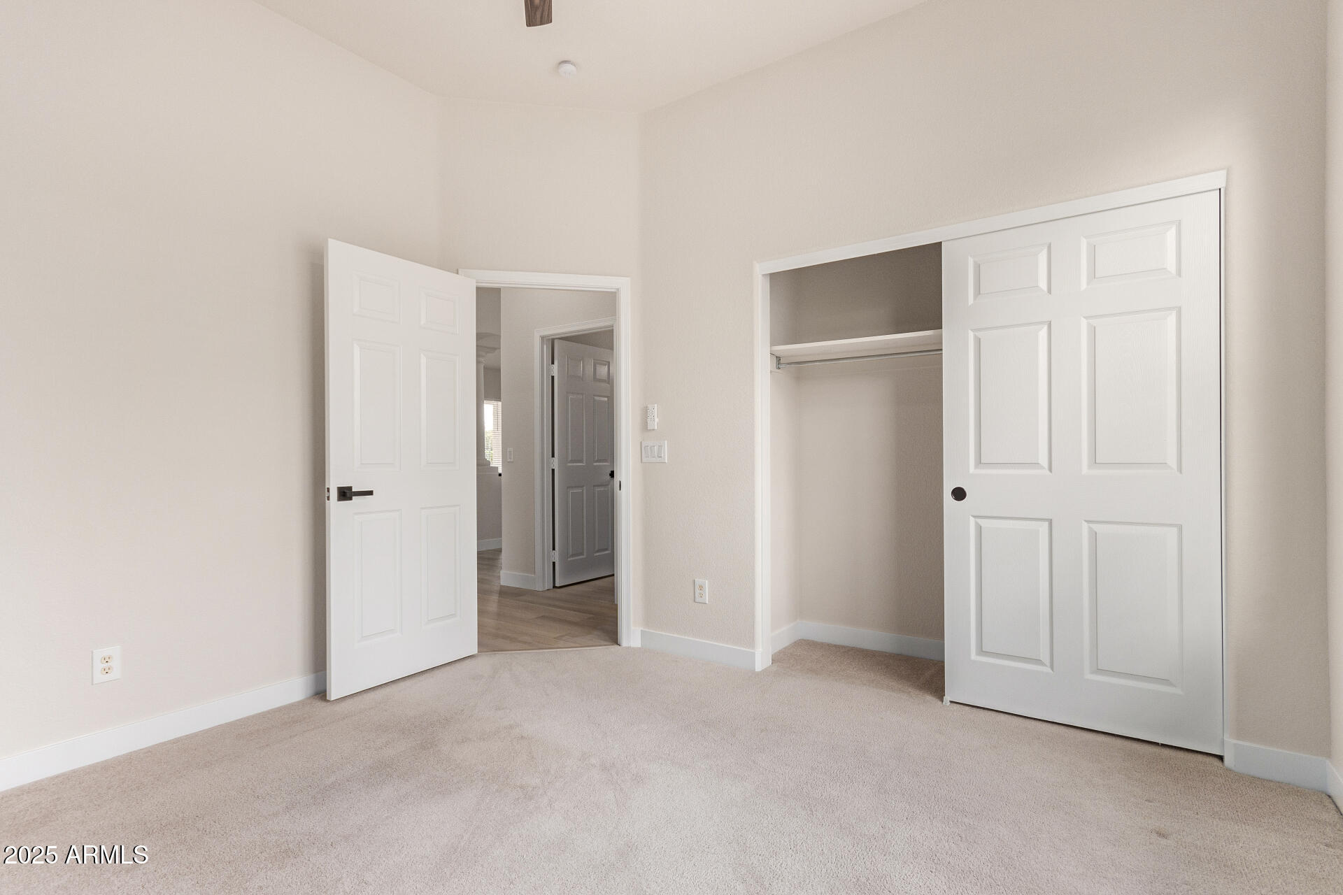 1112 E WINGED FOOT Drive