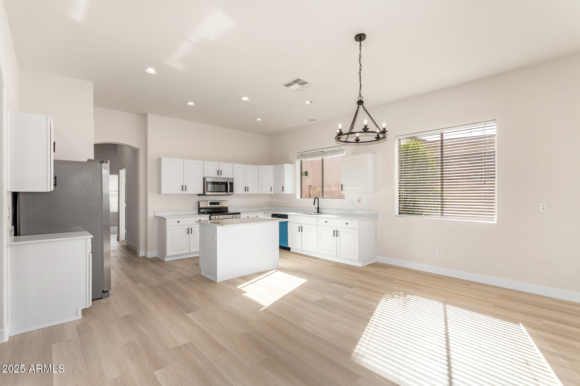 1112 E WINGED FOOT Drive