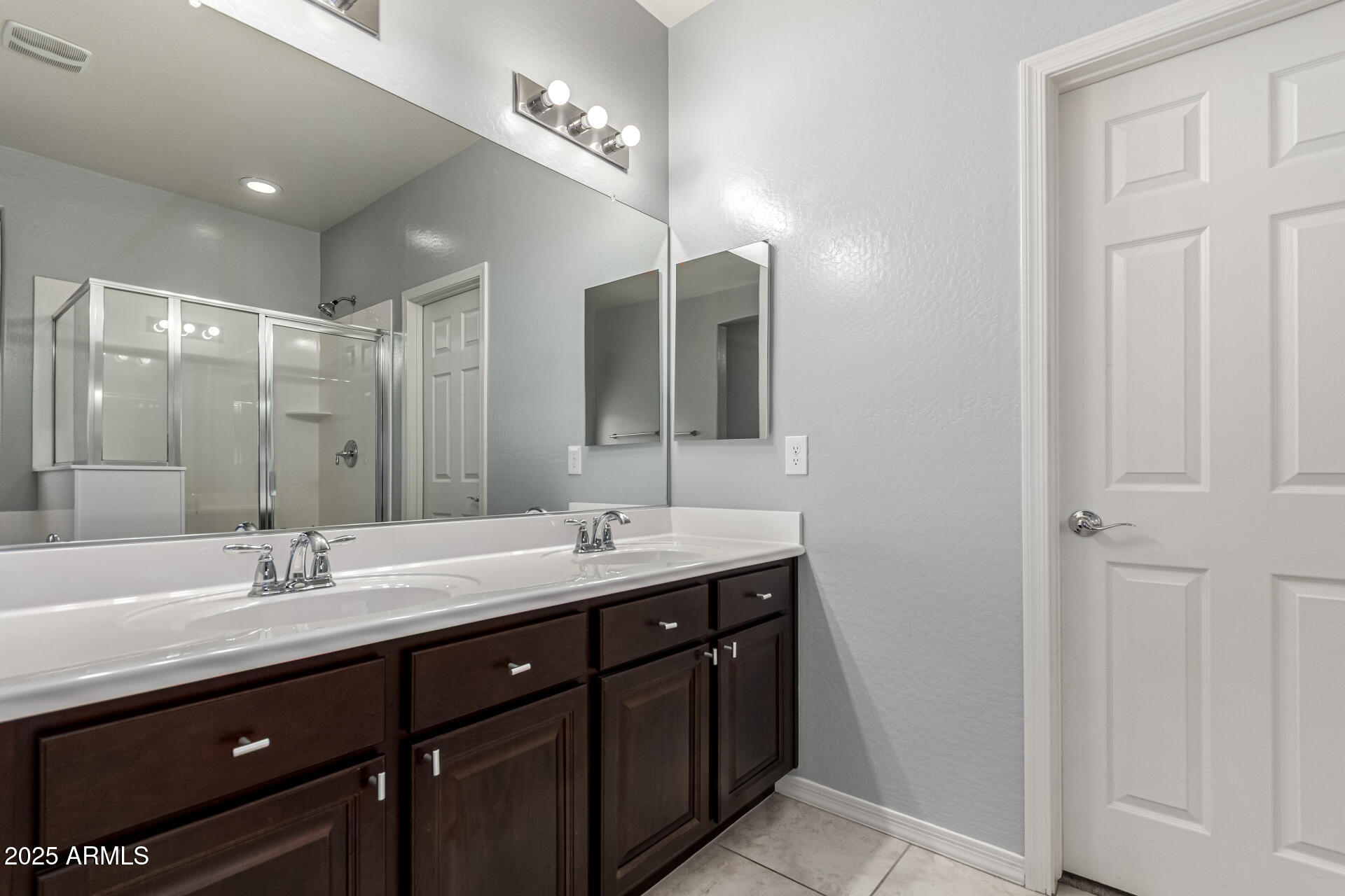 7423 S 28TH Place