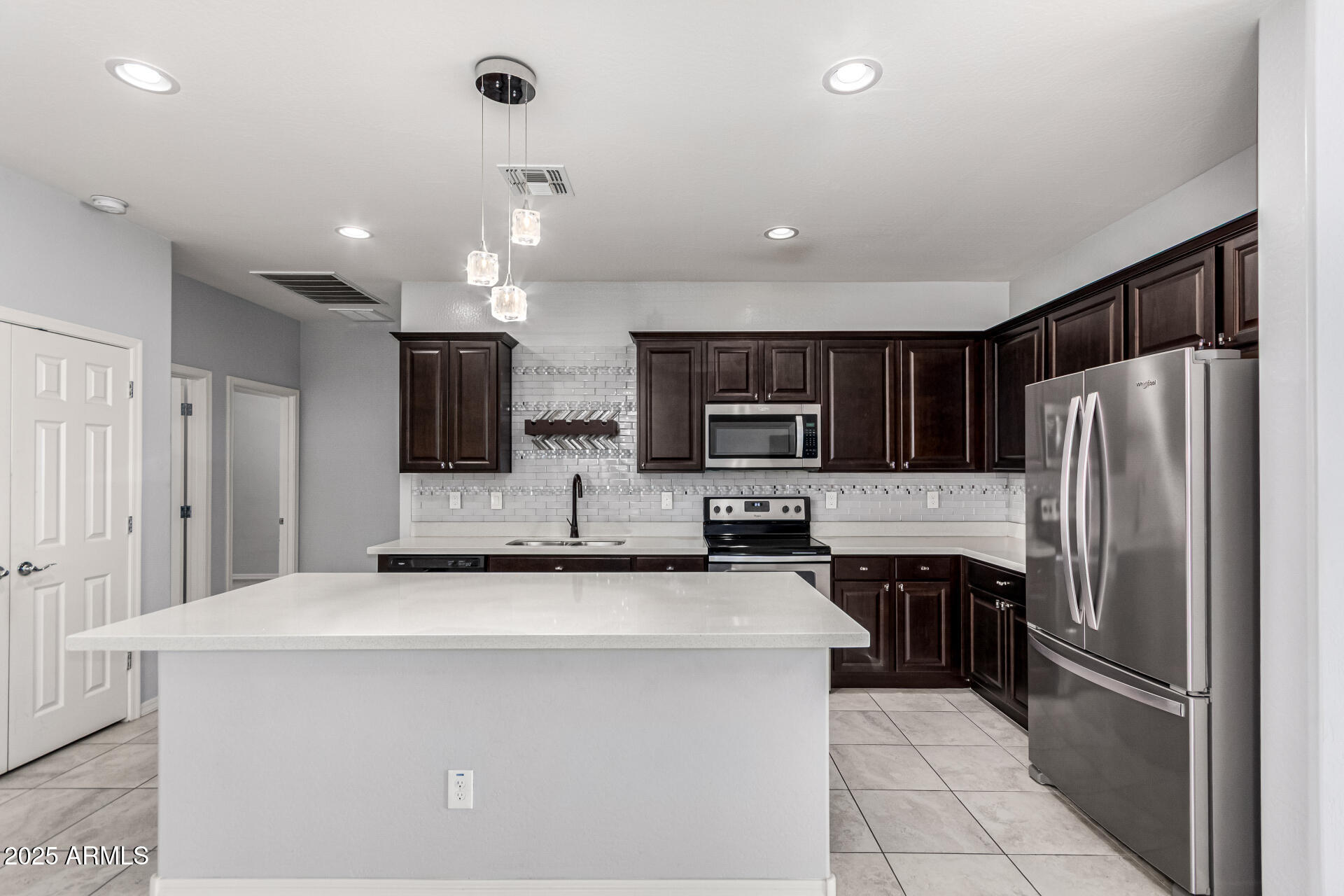 7423 S 28TH Place