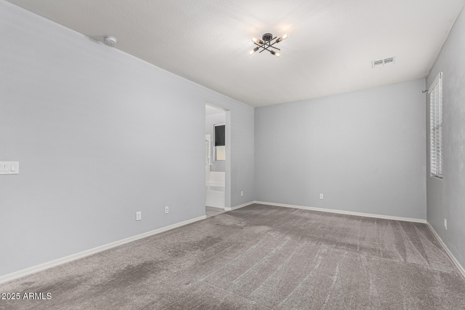 7423 S 28TH Place