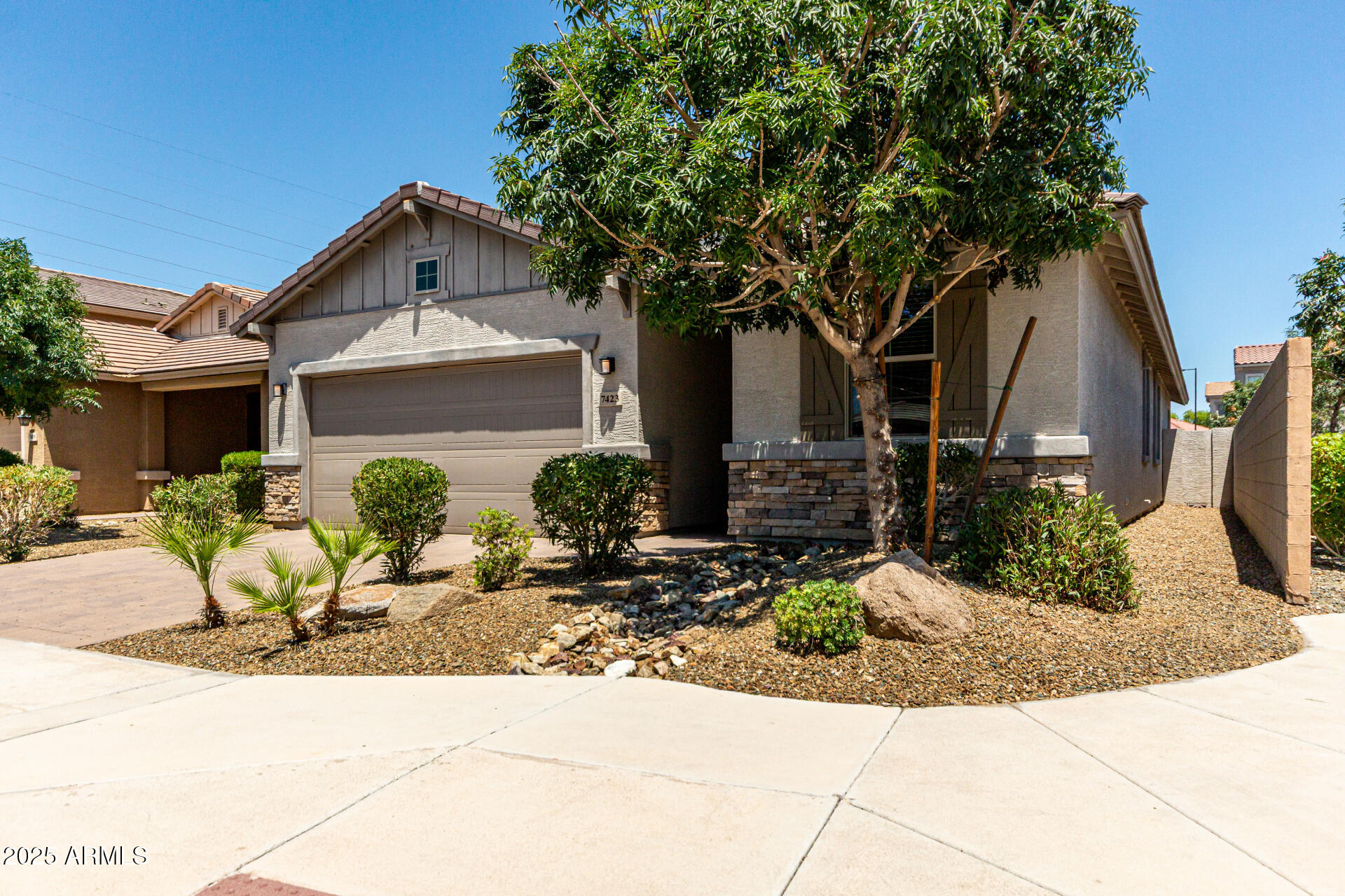 7423 S 28TH Place