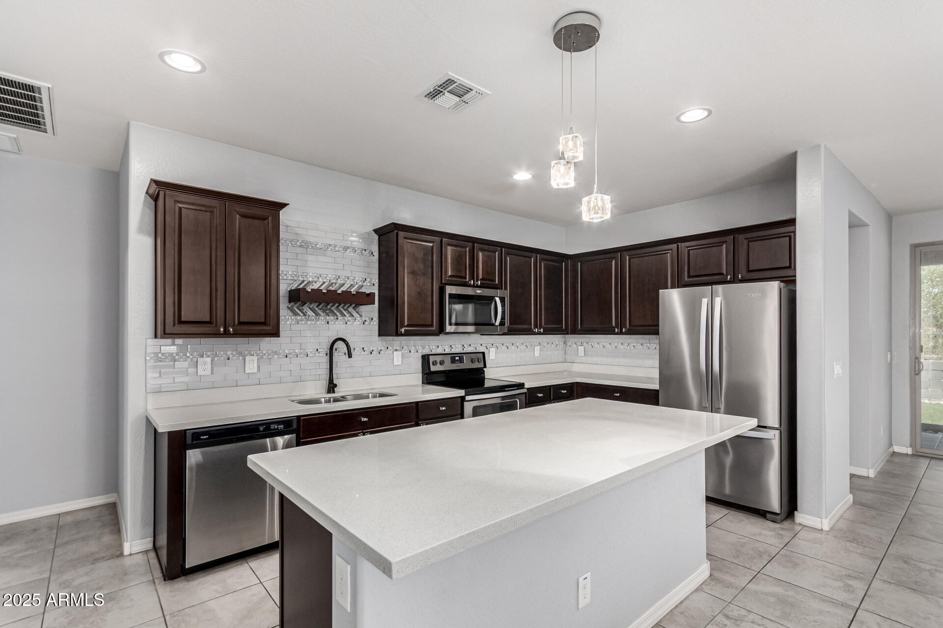 7423 S 28TH Place