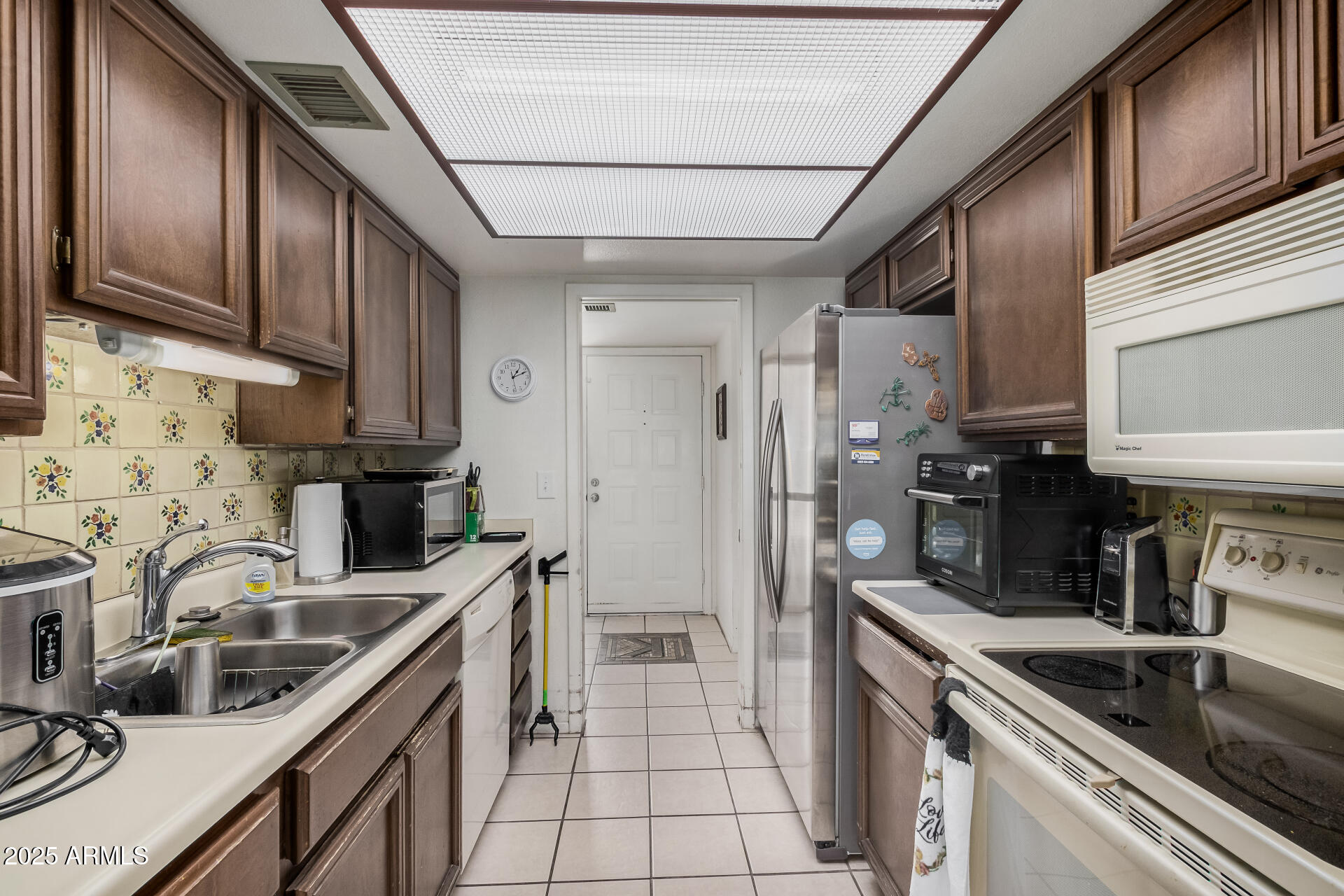 831 E VILLA RITA Drive