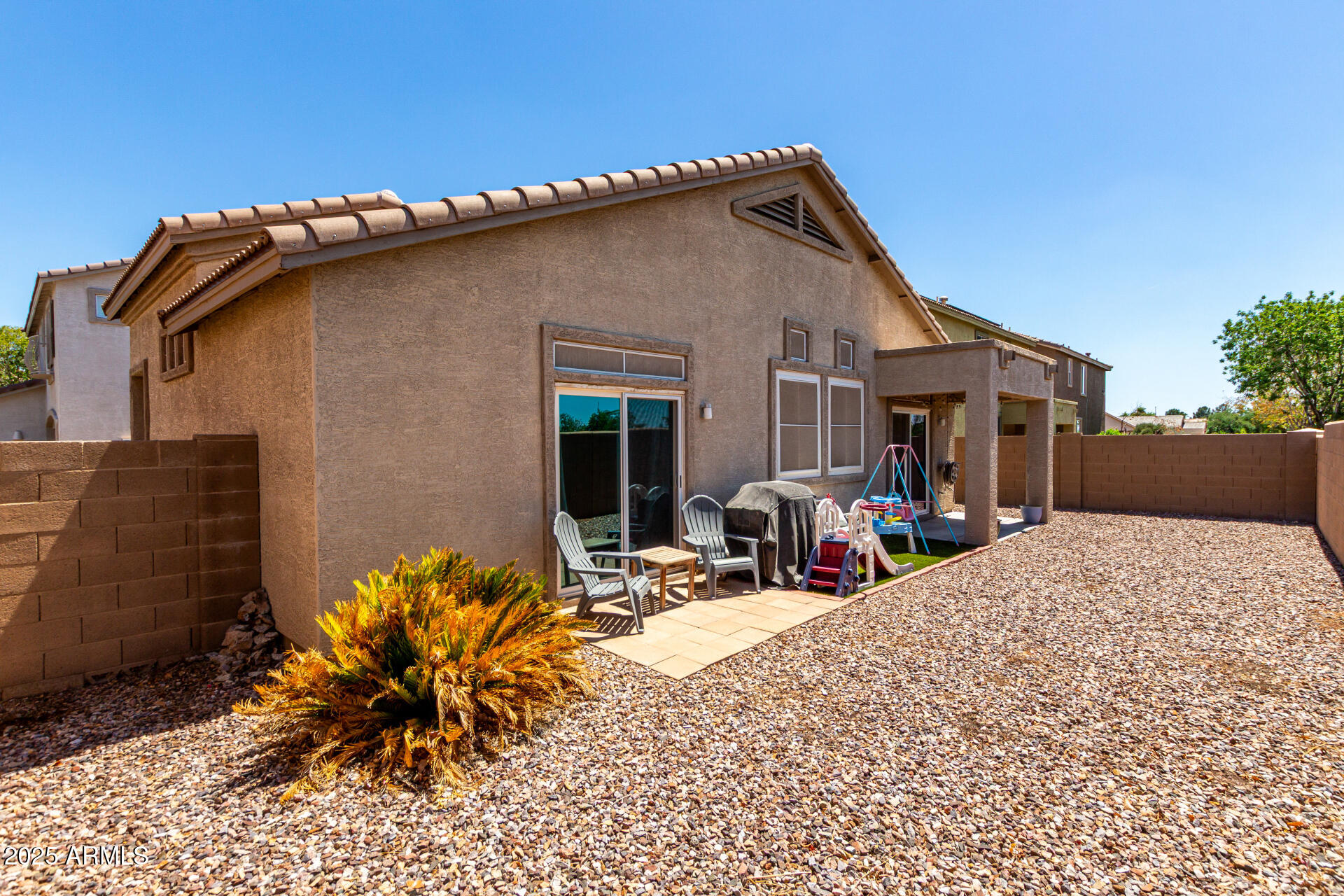 2304 S BERNARD