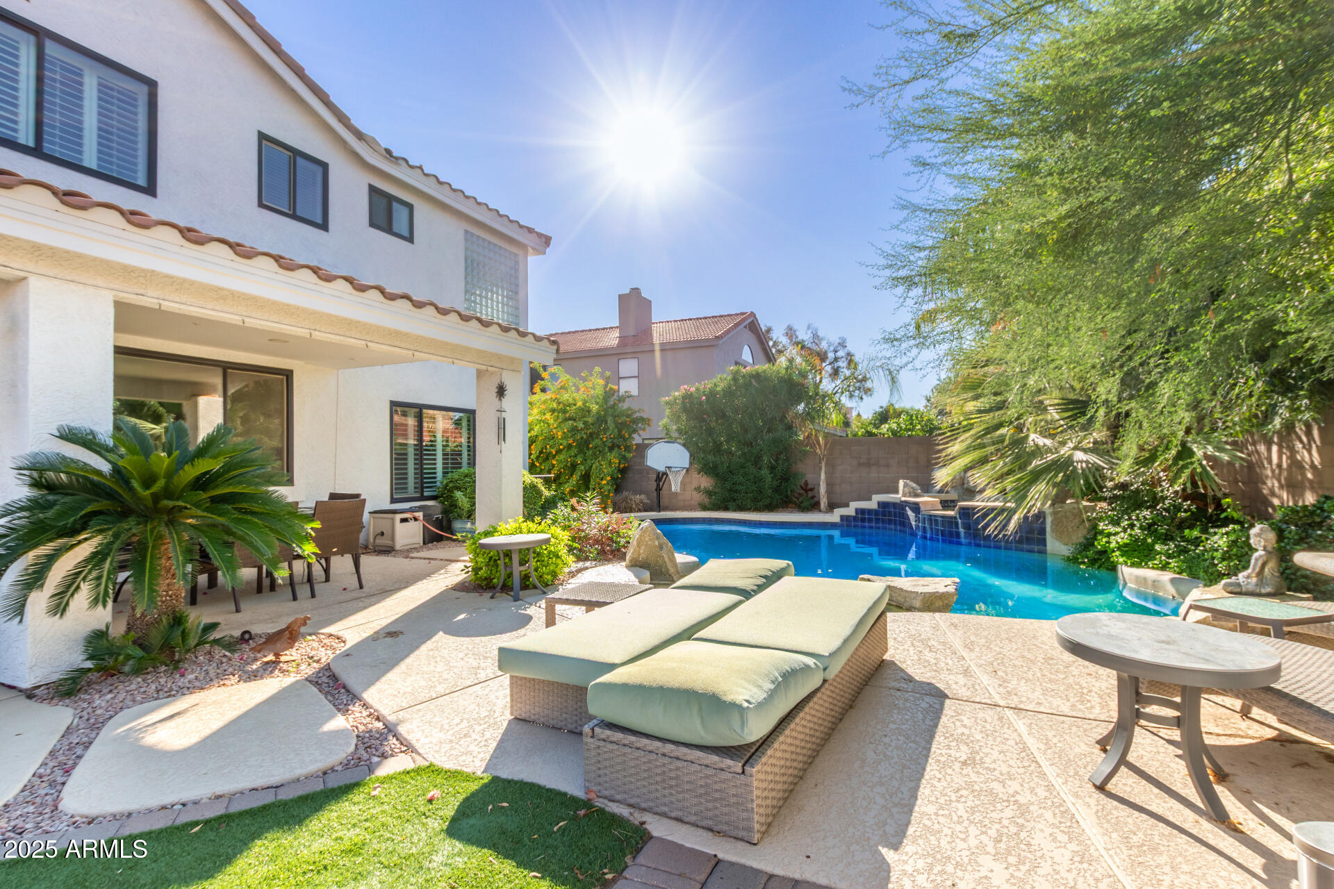 5916 E SANDRA Terrace