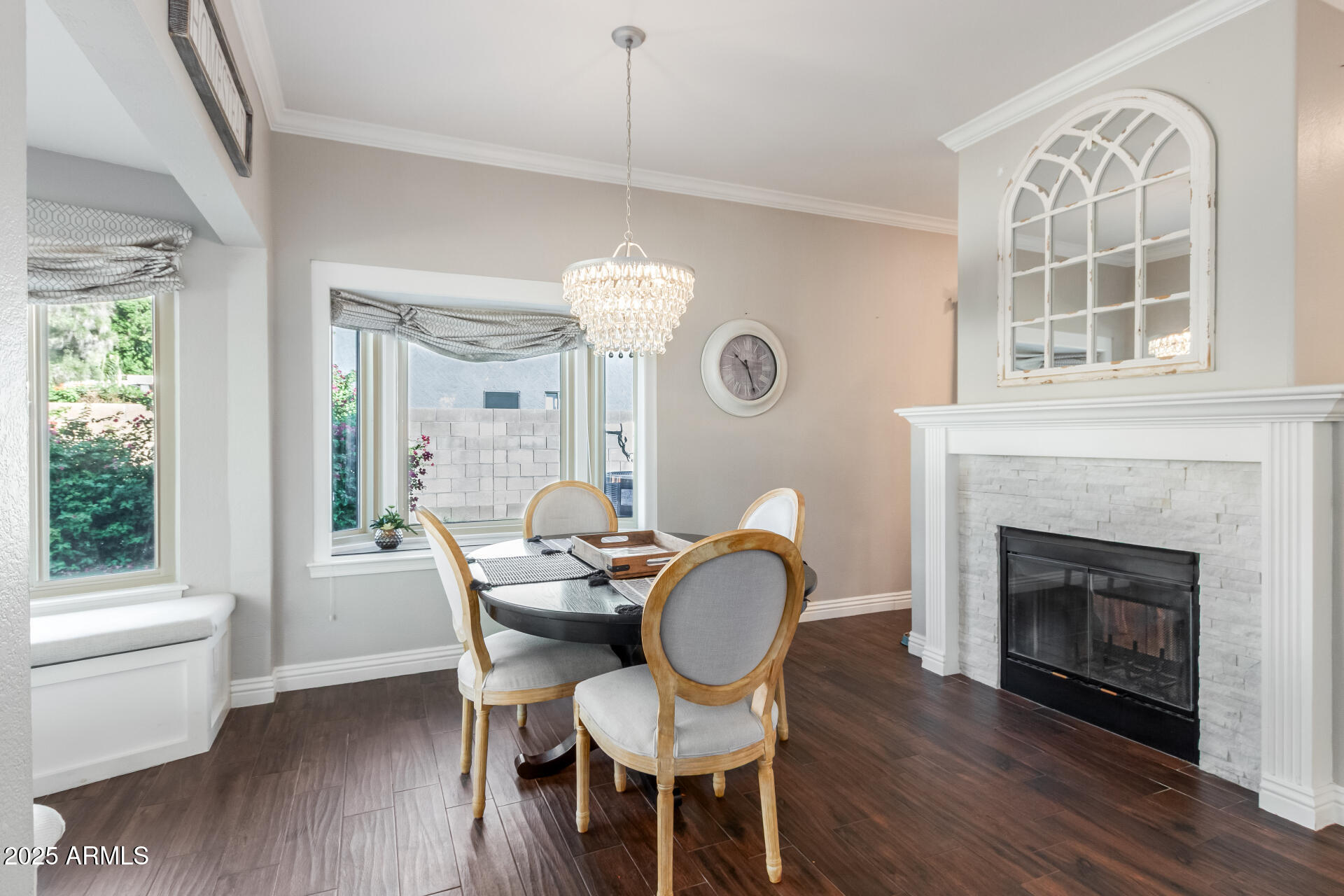 5916 E SANDRA Terrace