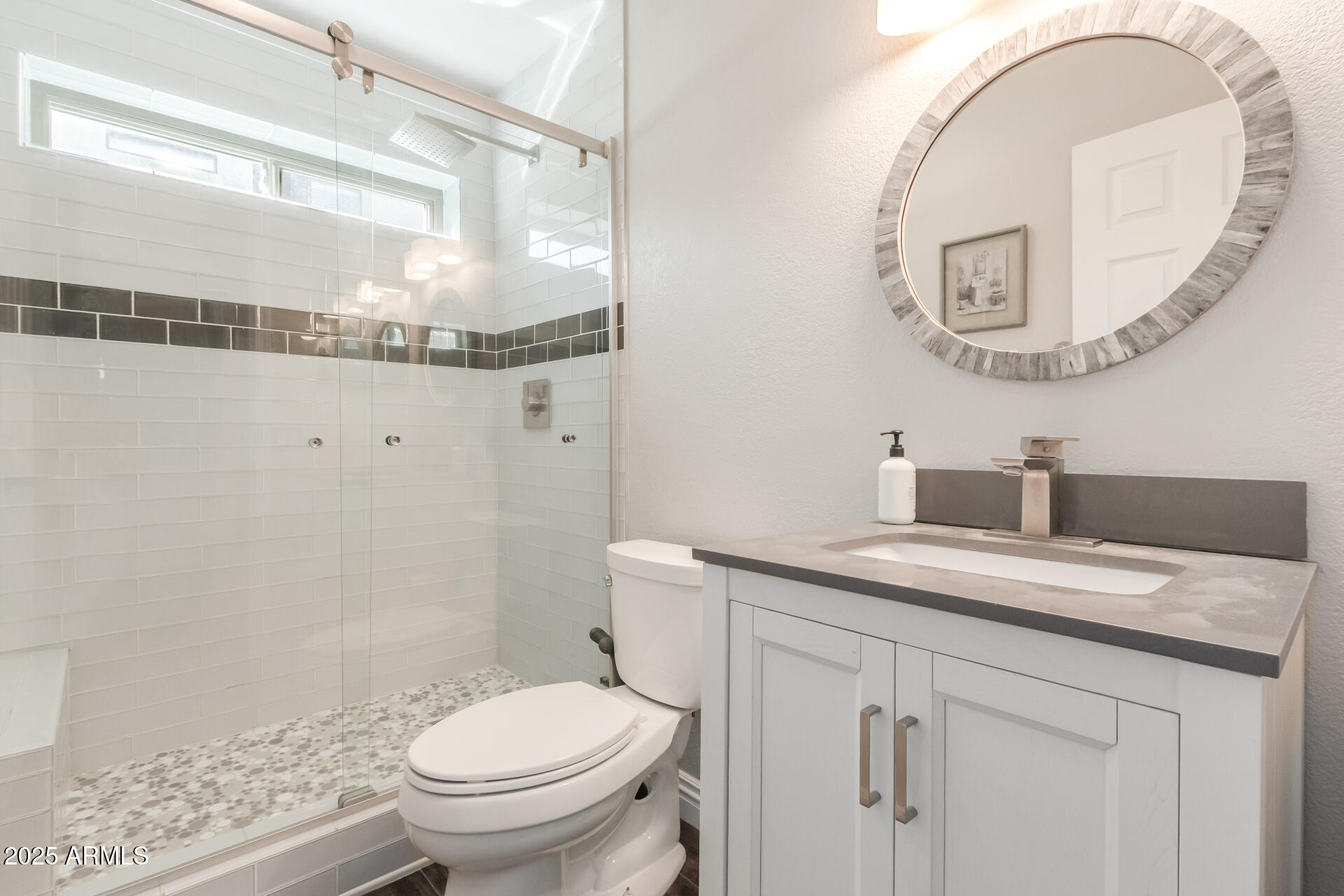 5916 E SANDRA Terrace