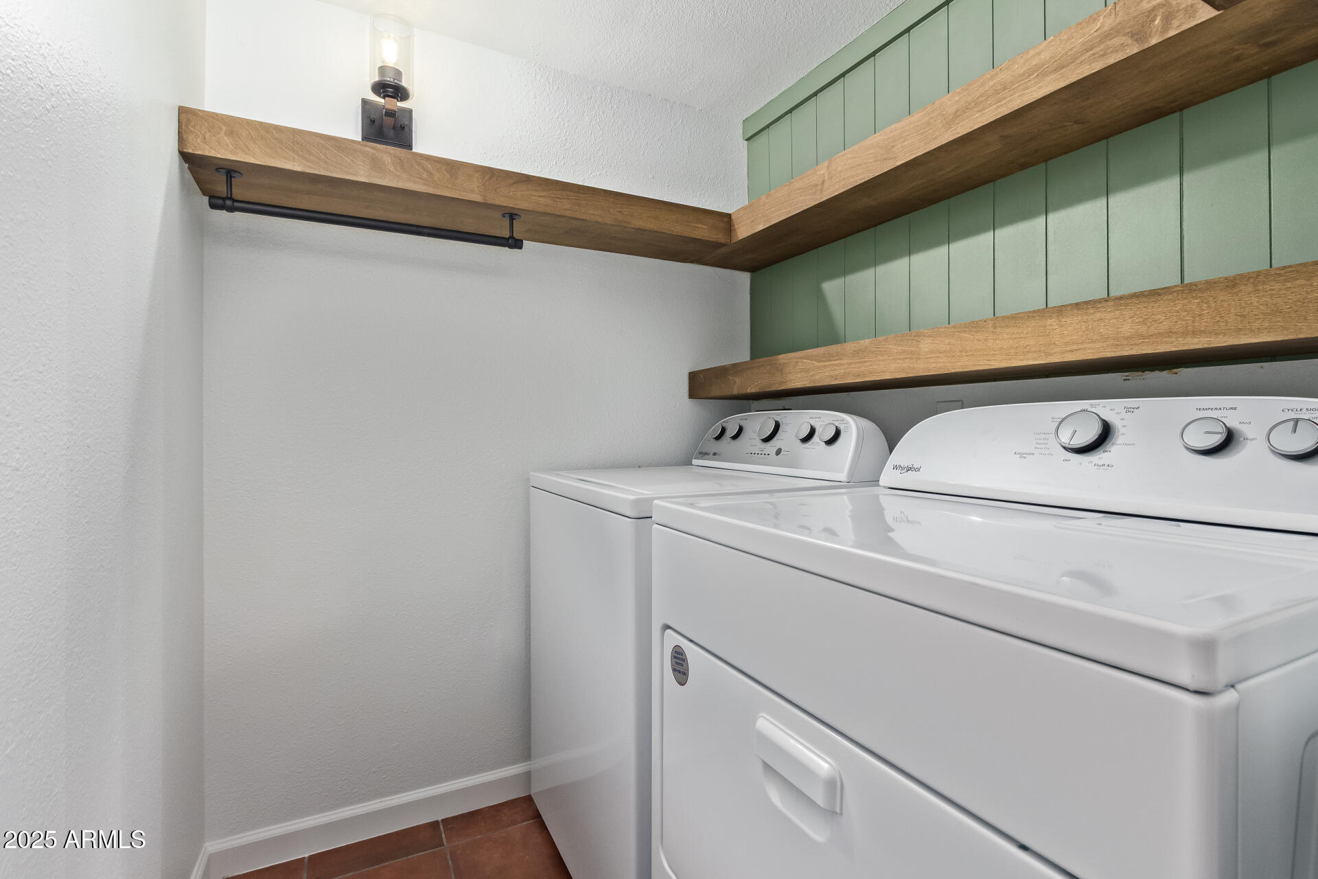 3511 E BASELINE Road 1140