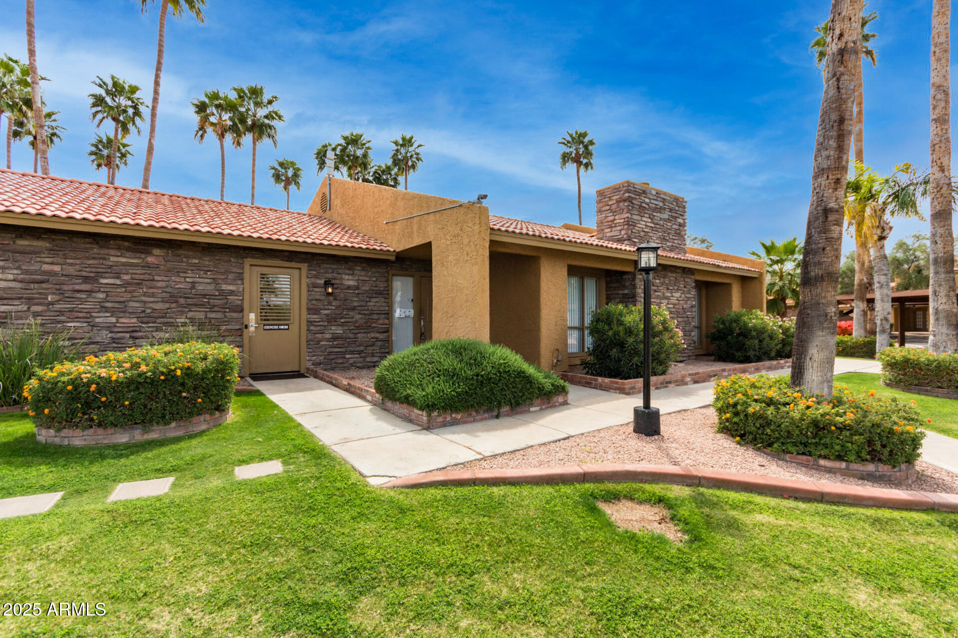 3511 E BASELINE Road 1140