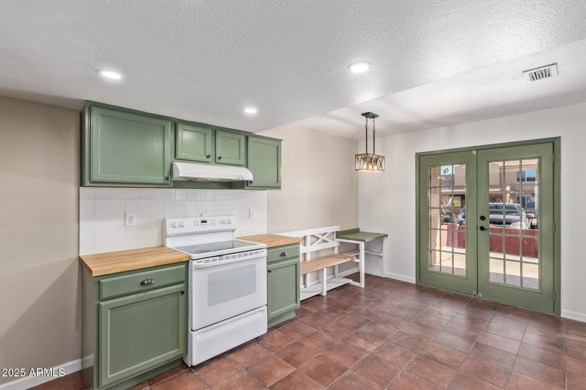 3511 E BASELINE Road 1140