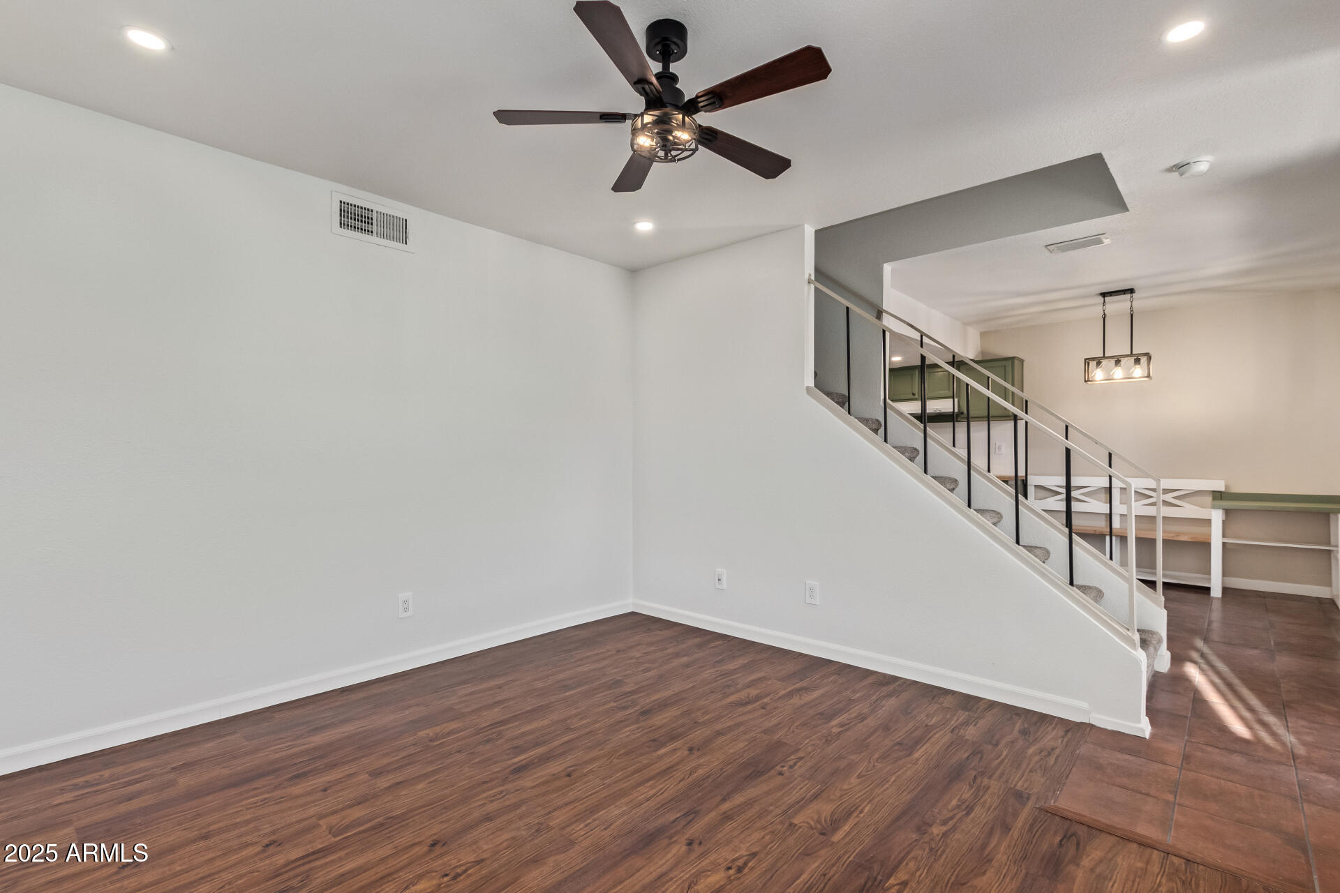 3511 E BASELINE Road 1140