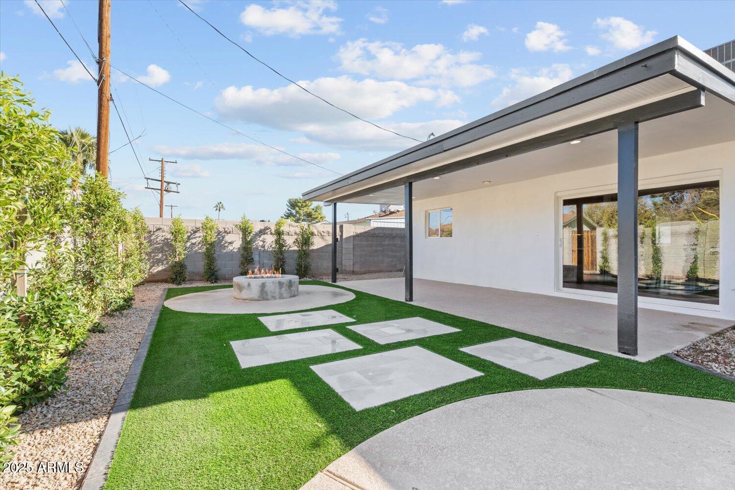 8408 E RANCHO VISTA Drive