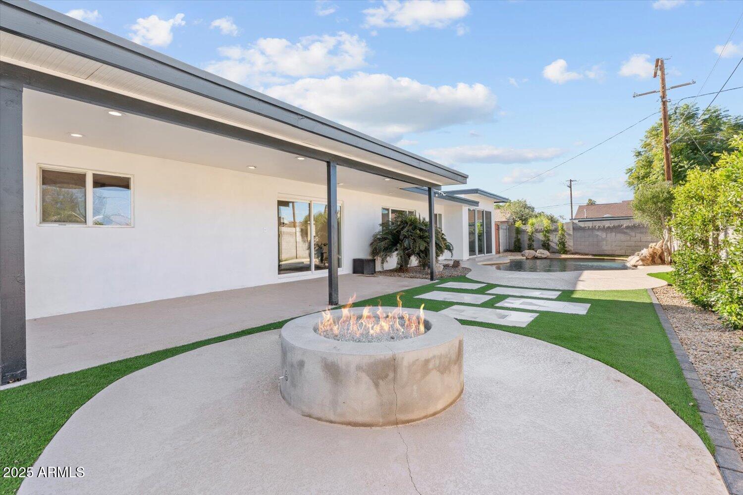 8408 E RANCHO VISTA Drive