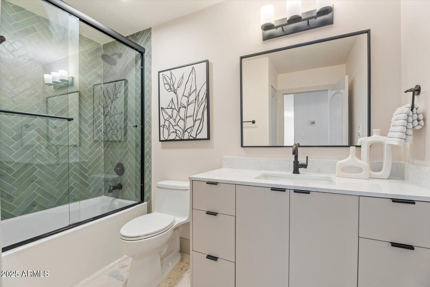 8408 E RANCHO VISTA Drive