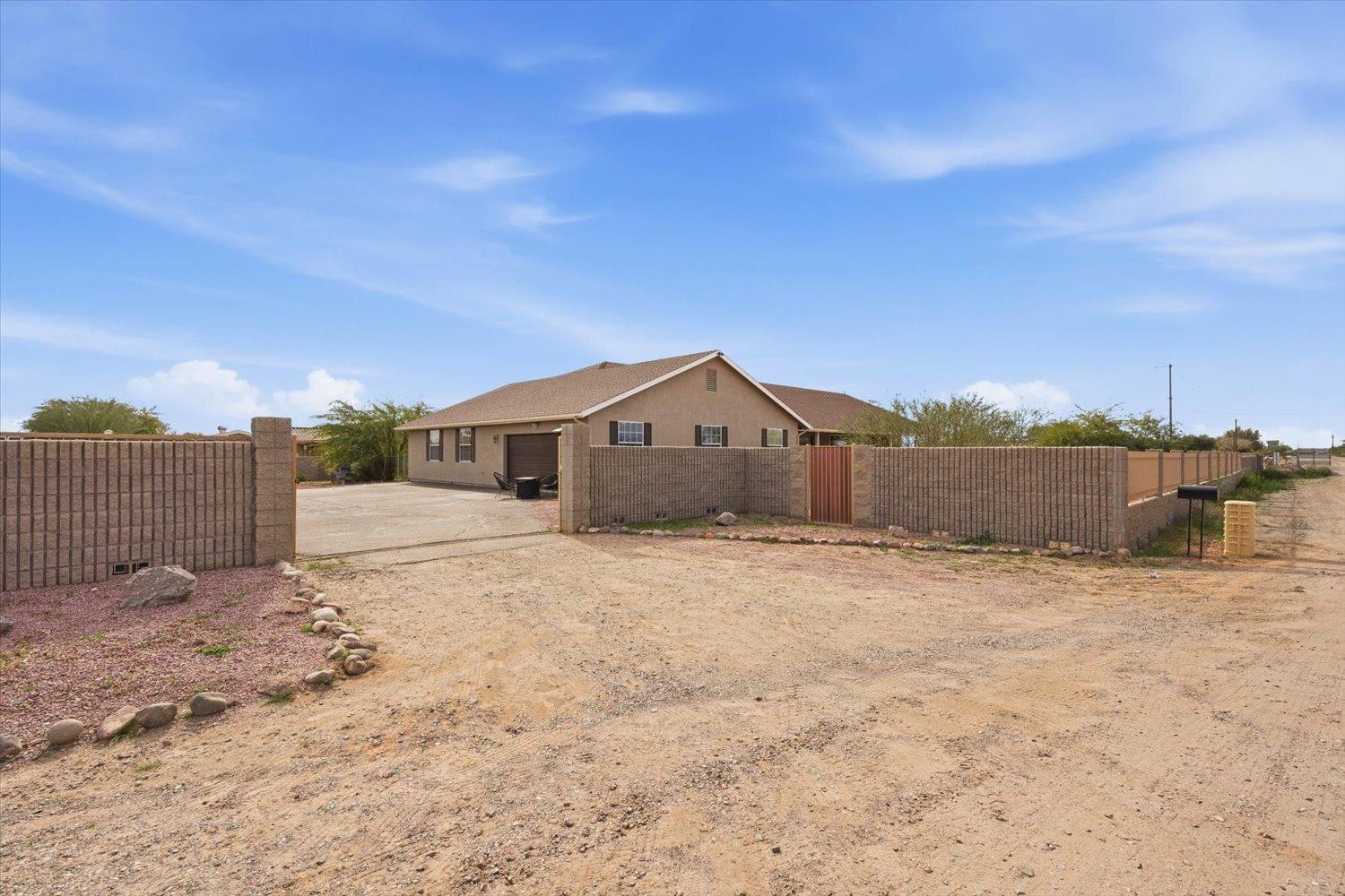 20305 W Peakview Road